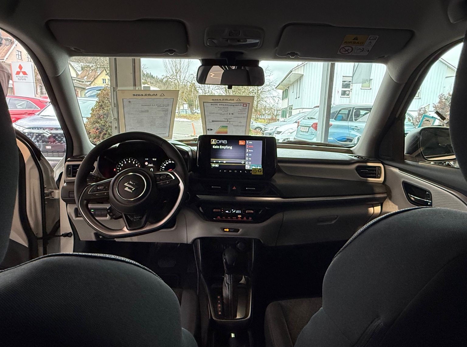 SUZUKI Swift 1.2 Sakura Top Hybrid-image-6