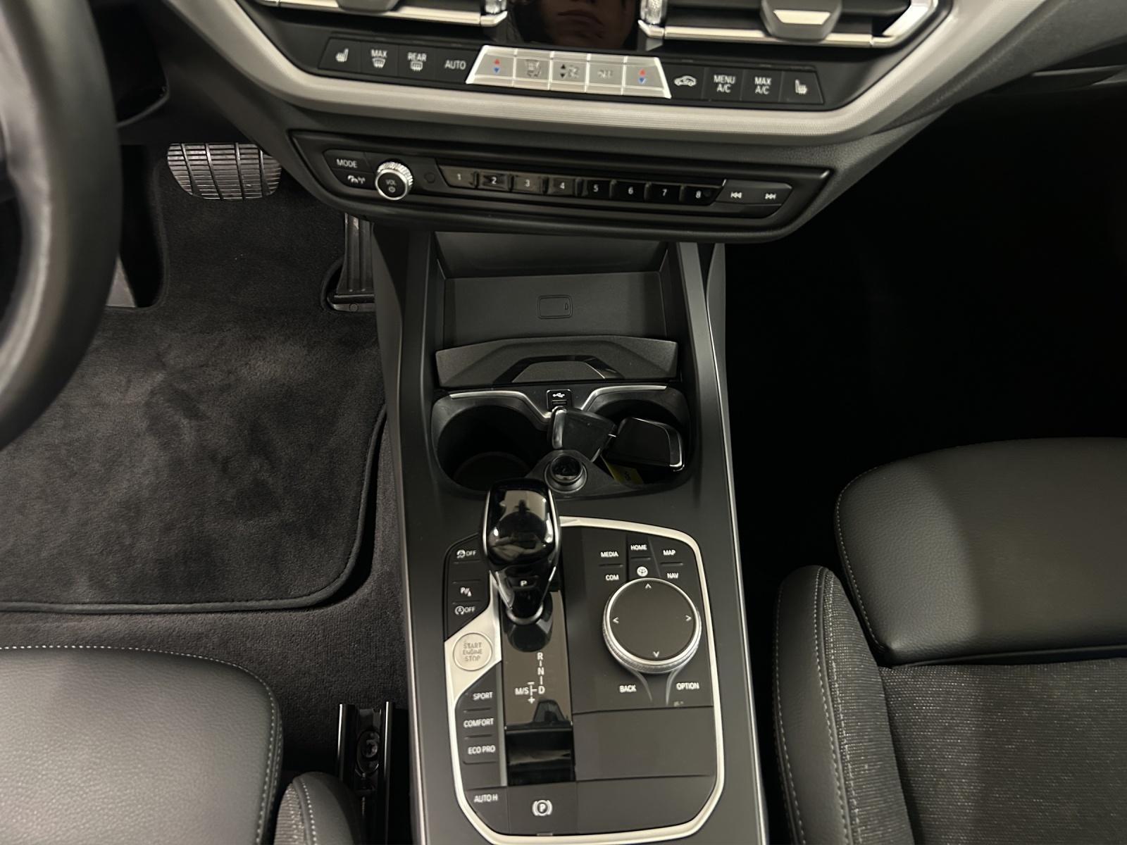 BMW 120d xDrive-image-19