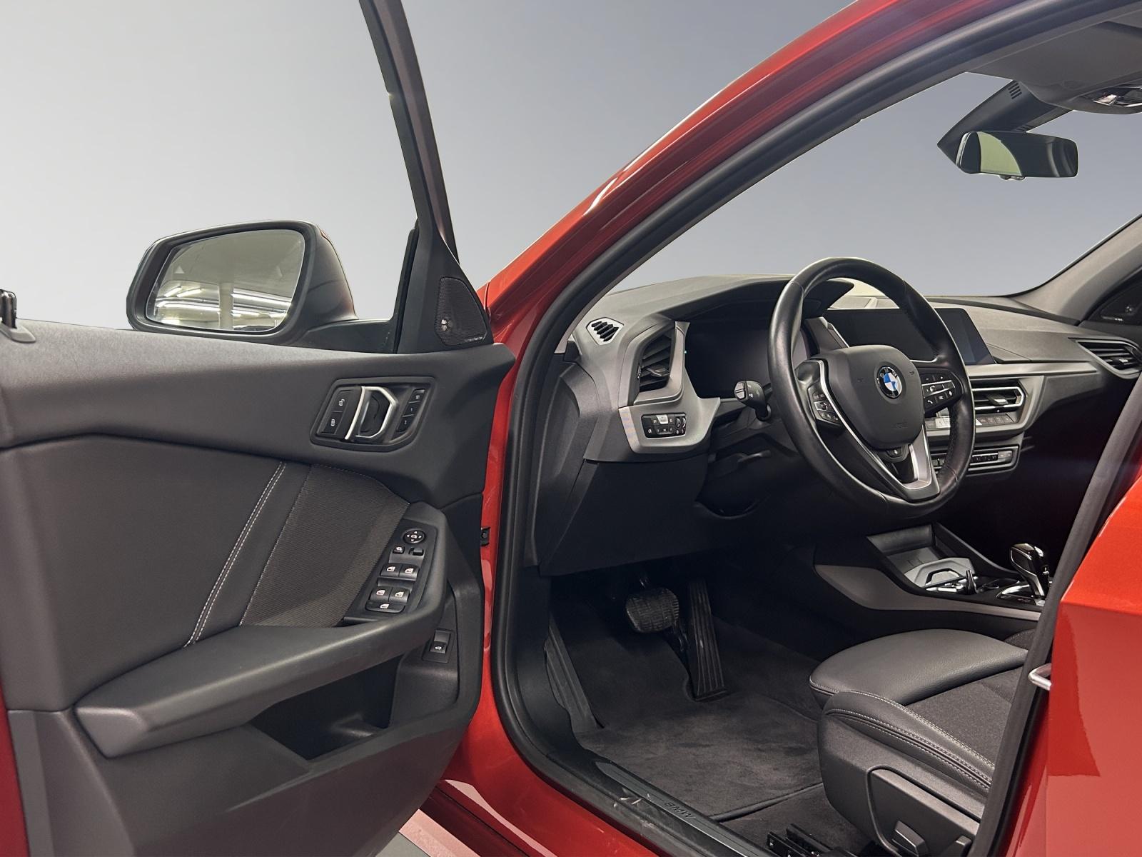 BMW 120d xDrive-image-11