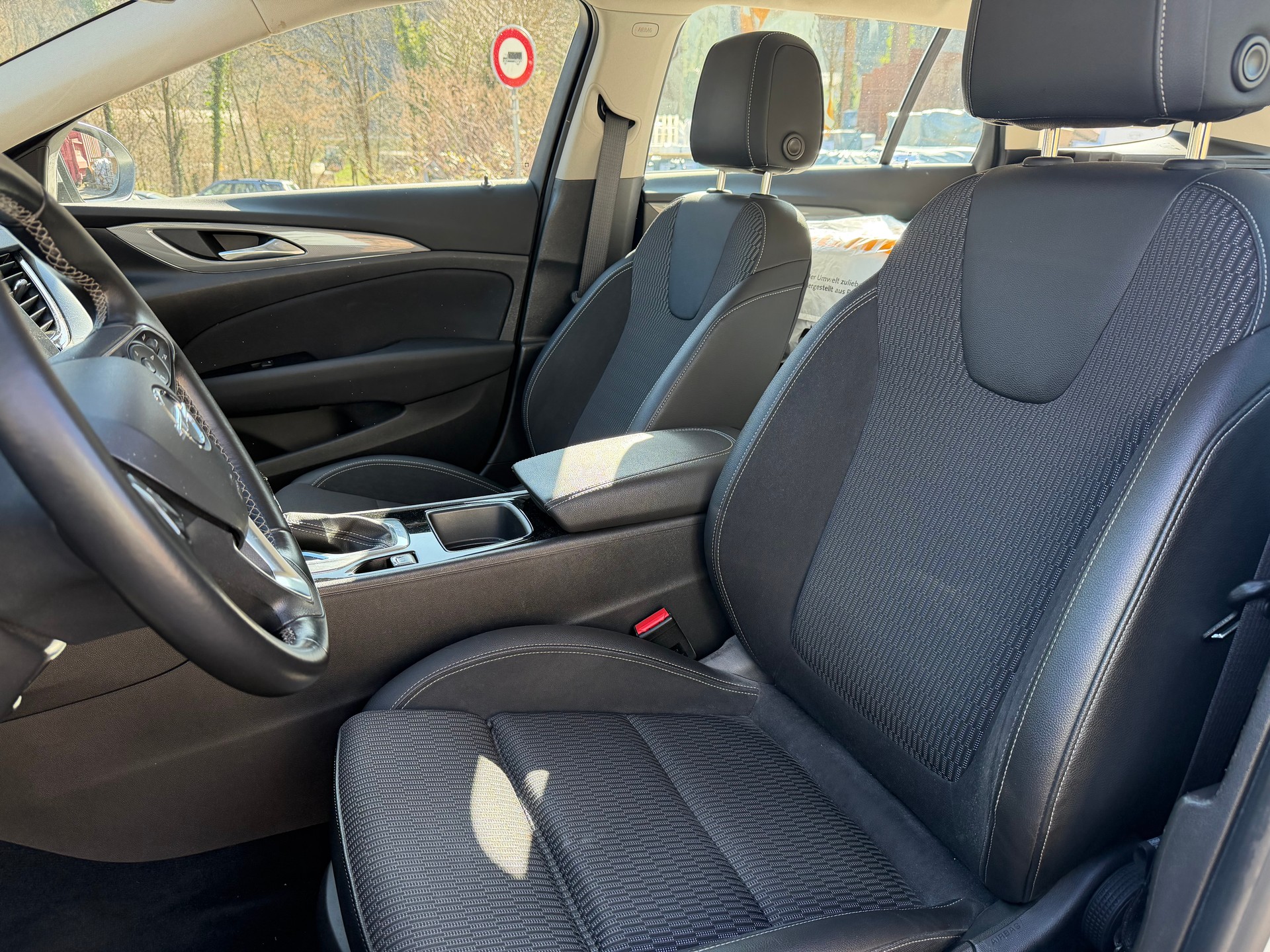 OPEL Insignia 1.6 CDTI Sports Tourer Edition Automatic-image-8