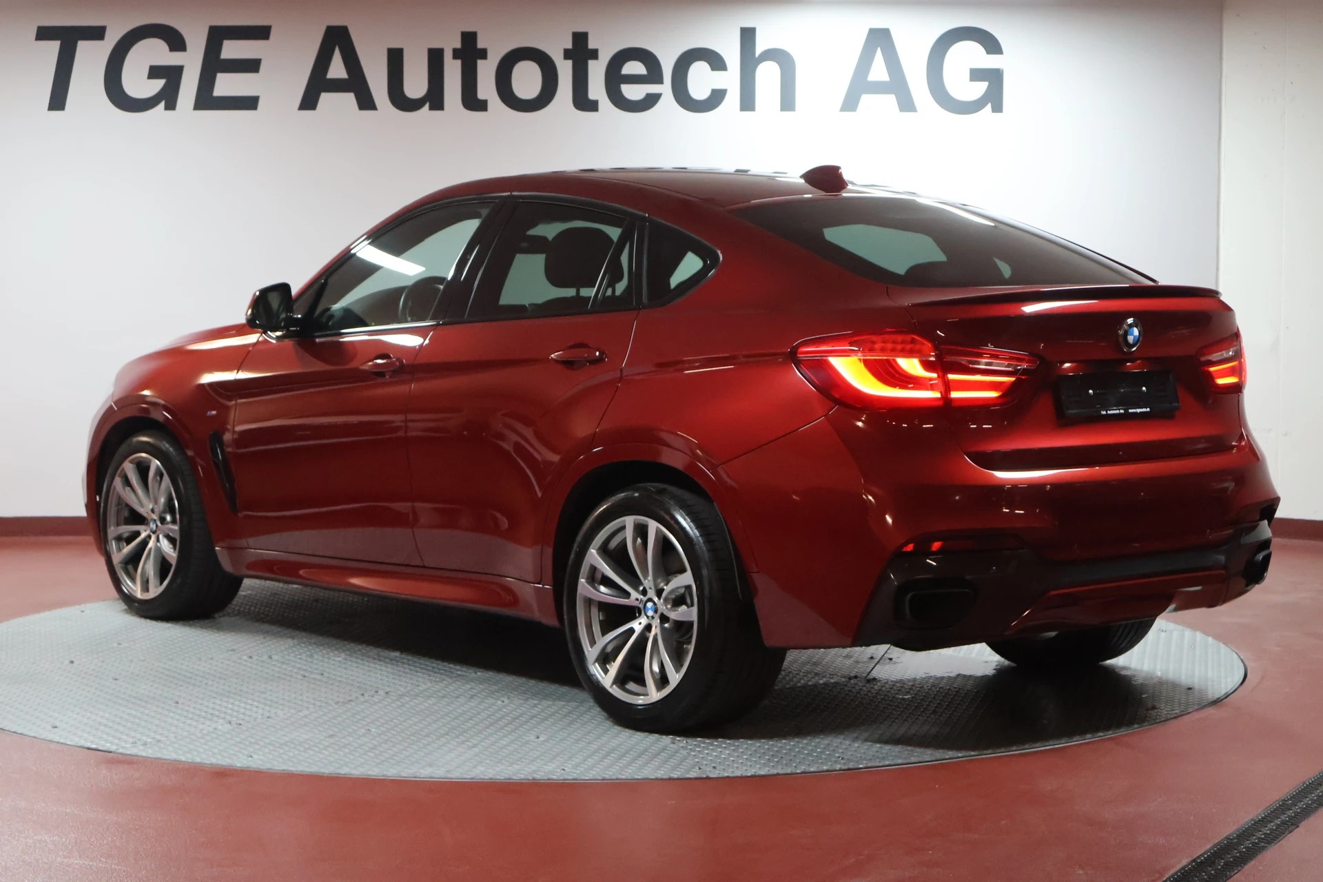 BMW X6 xDrive 40d Steptronic M SPORTPAKET-image-16