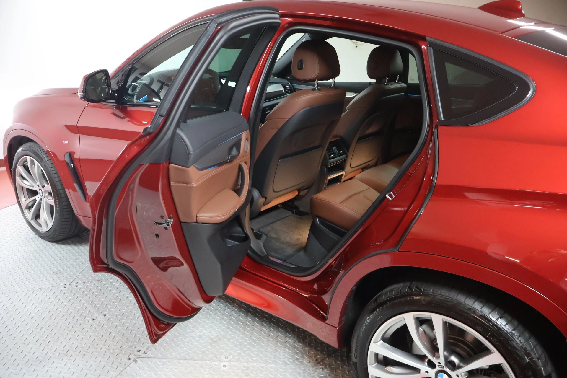 BMW X6 xDrive 40d Steptronic M SPORTPAKET-image-14