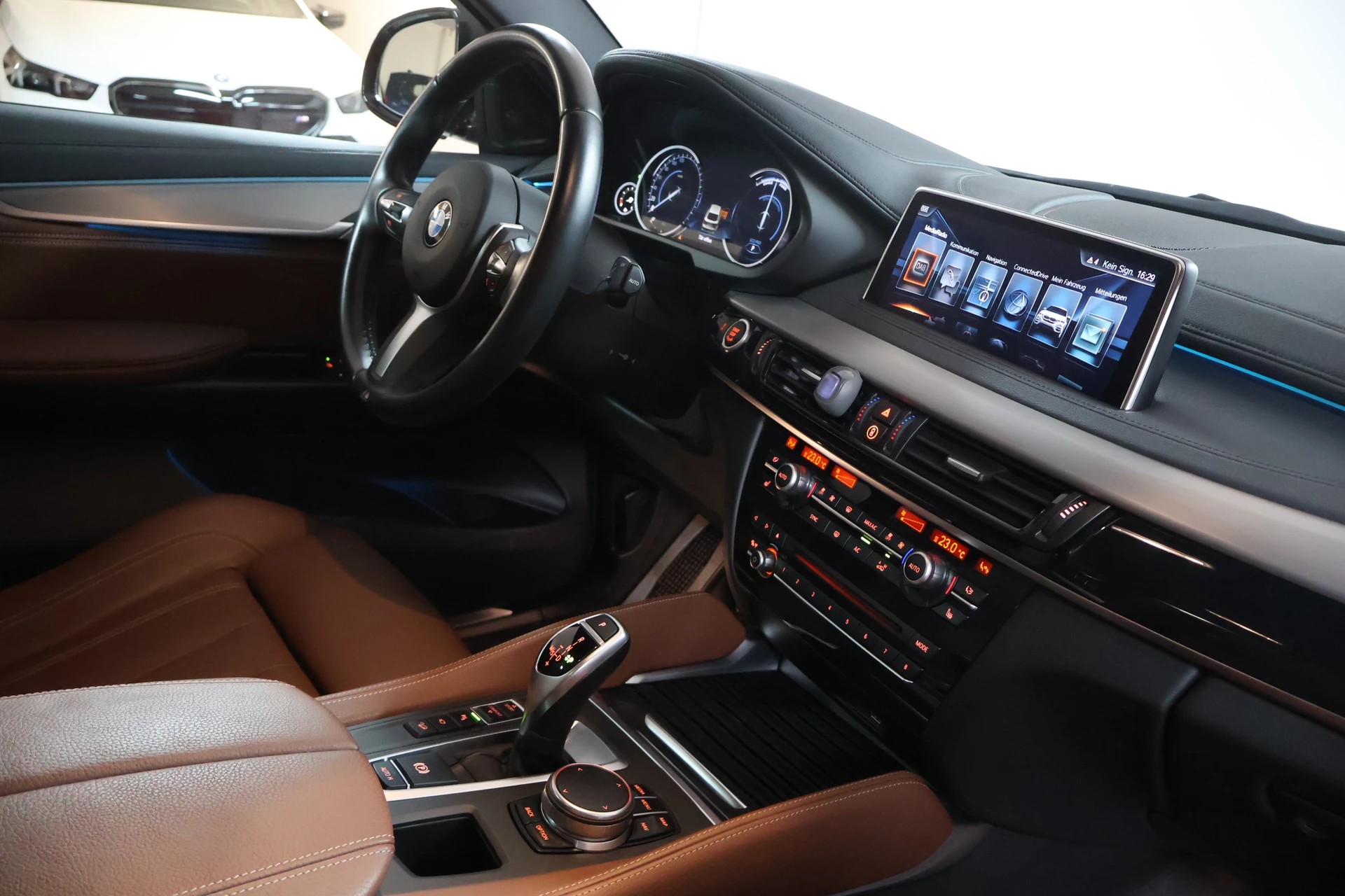 BMW X6 xDrive 40d Steptronic M SPORTPAKET-image-9