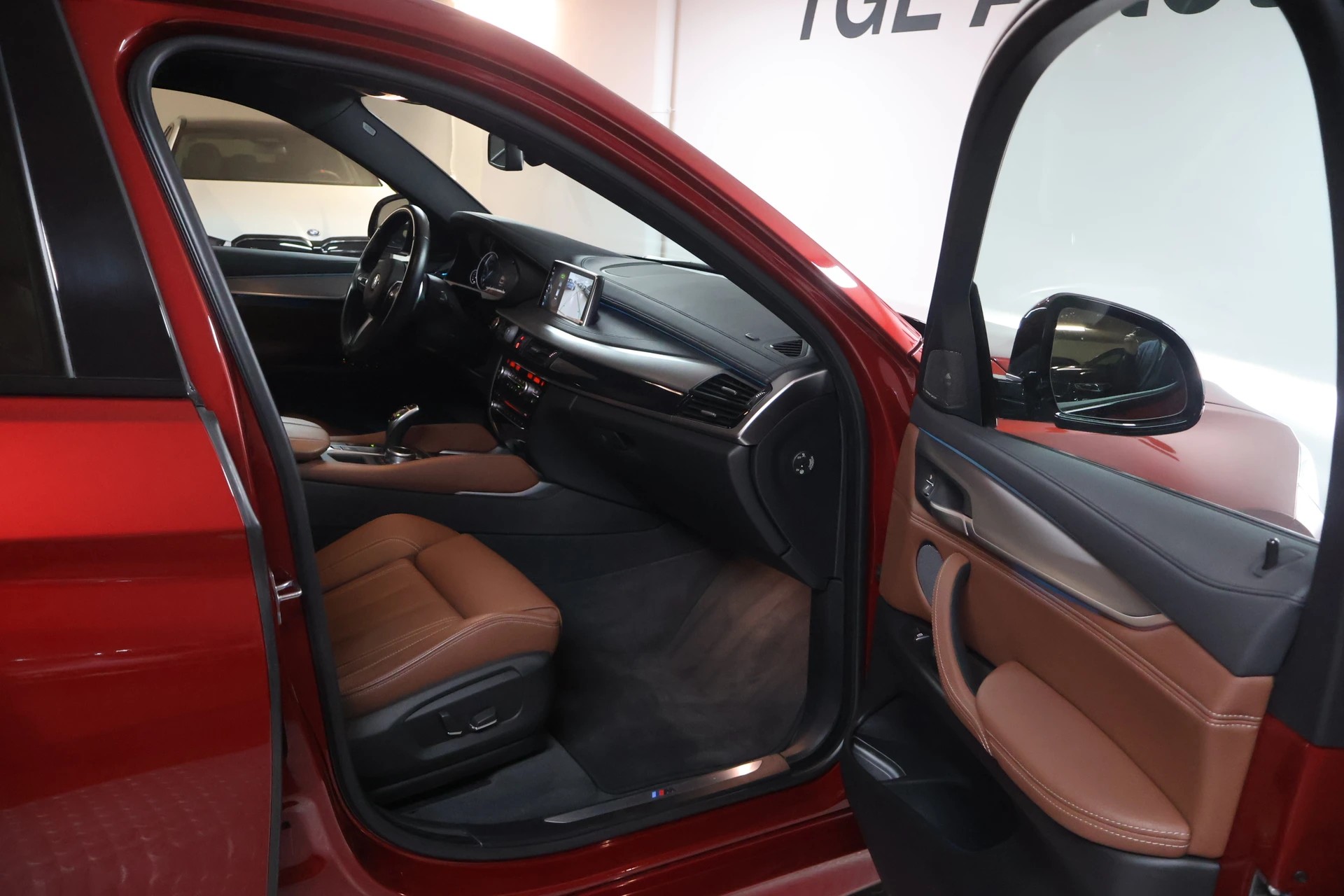 BMW X6 xDrive 40d Steptronic M SPORTPAKET-image-13