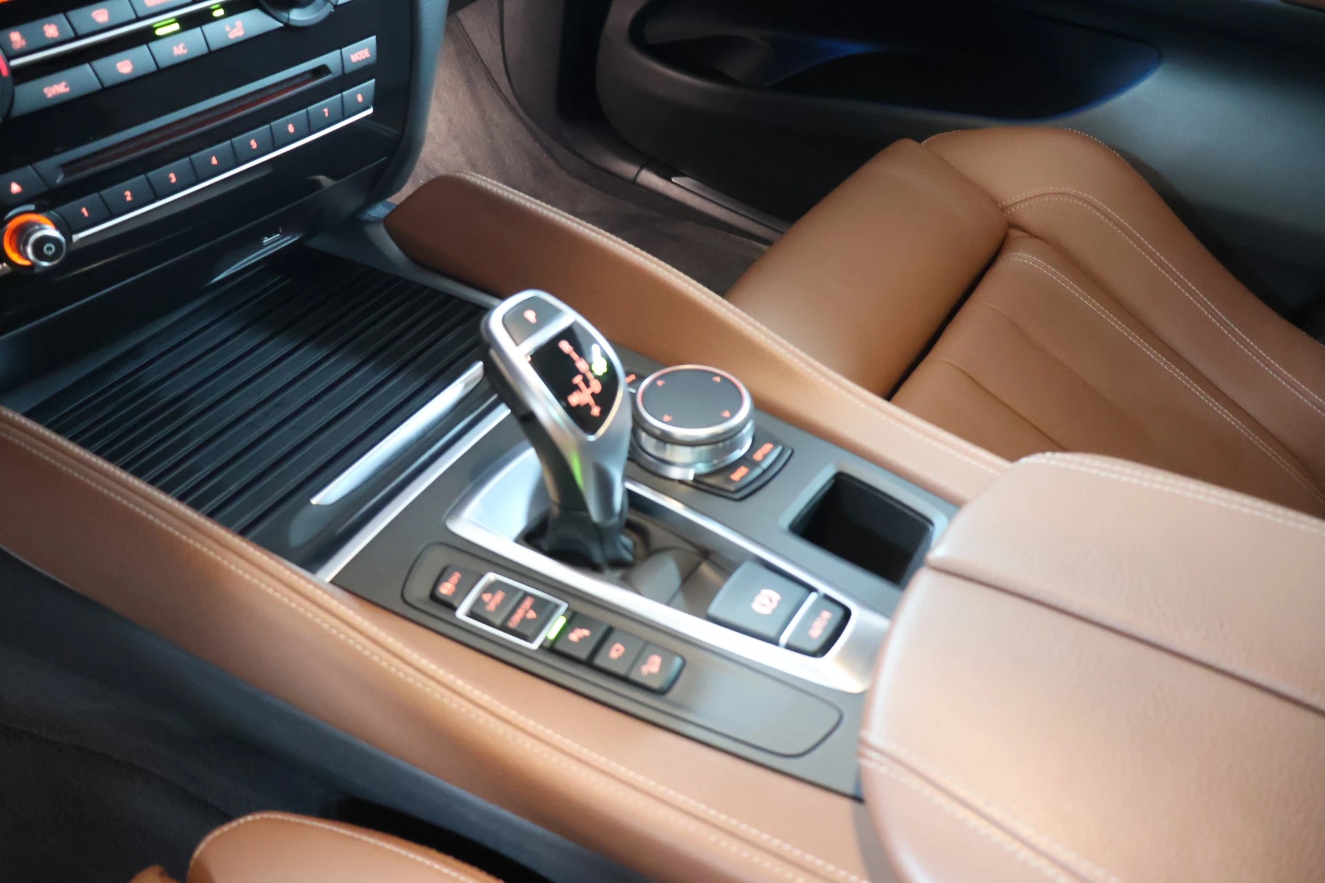 BMW X6 xDrive 40d Steptronic M SPORTPAKET-image-10