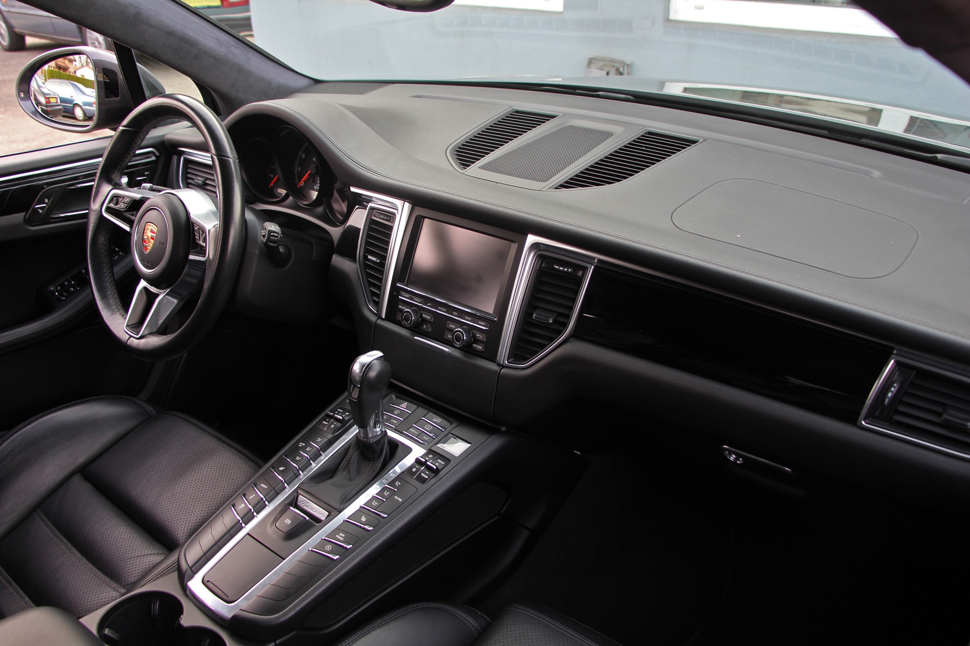 PORSCHE Macan Turbo PDK-image-9