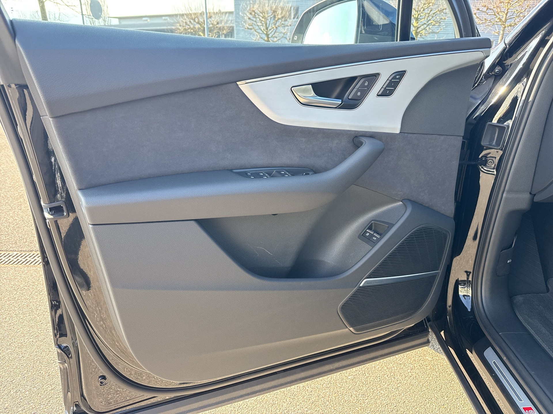 AUDI Q7 60 TFSI e quattro PHEV S line tiptronic-image-17