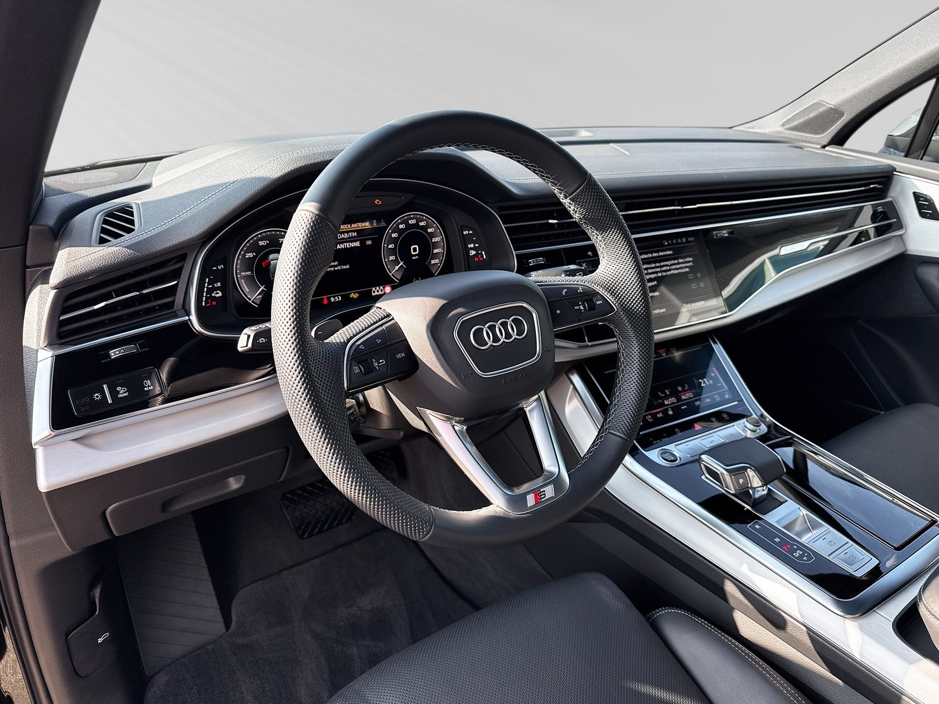 AUDI Q7 60 TFSI e quattro PHEV S line tiptronic-image-4