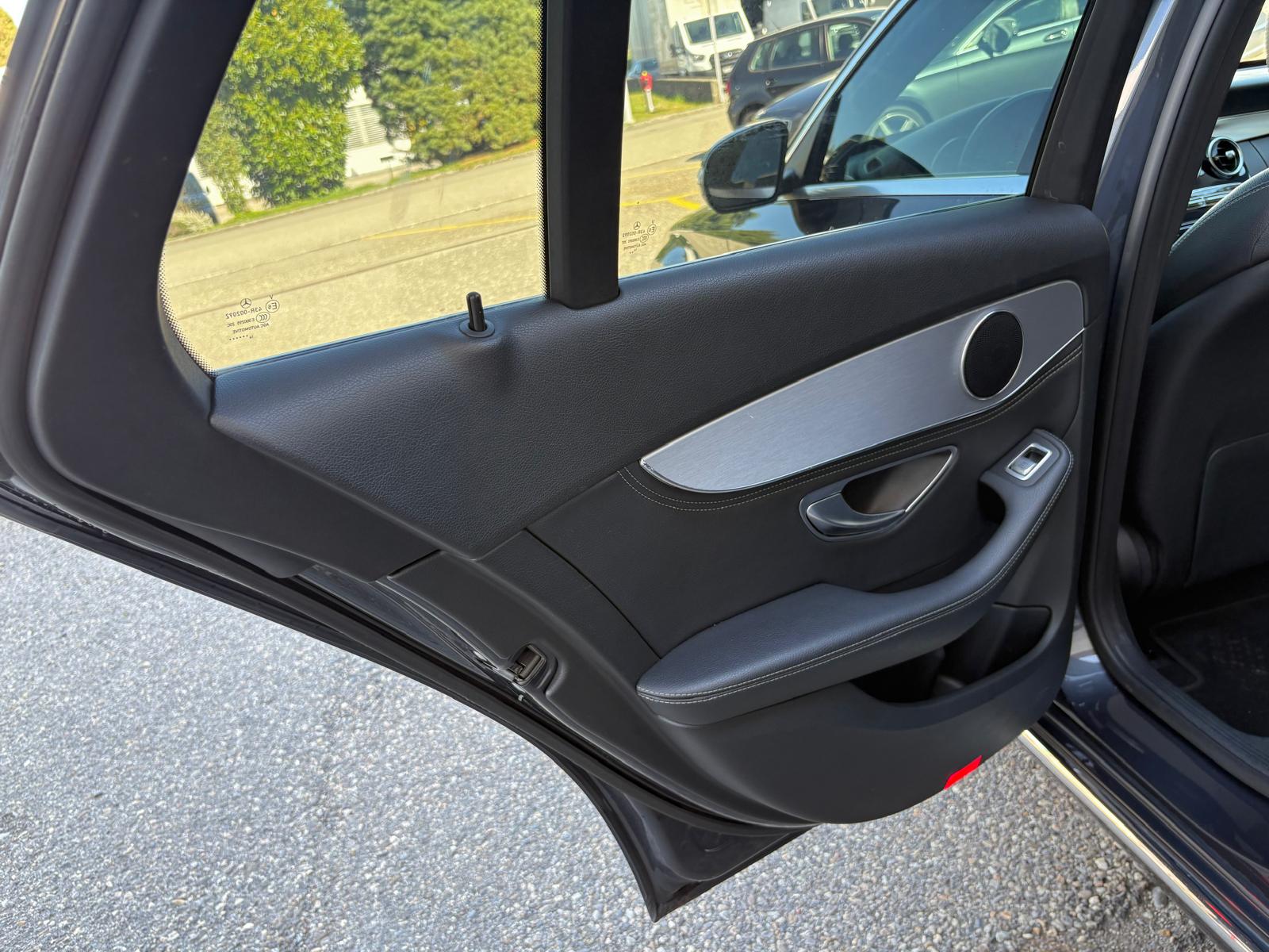 MERCEDES-BENZ C 250 BlueTEC Avantgarde 4Matic 7G-Tronic-image-11