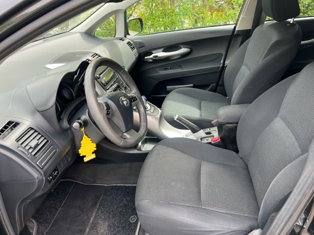TOYOTA Auris 1.8 16V HSD Linea Sol Premium-image-8