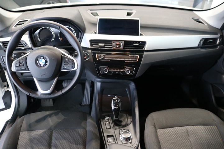 BMW X1 xDrive 18d Steptronic-showroom-element-2