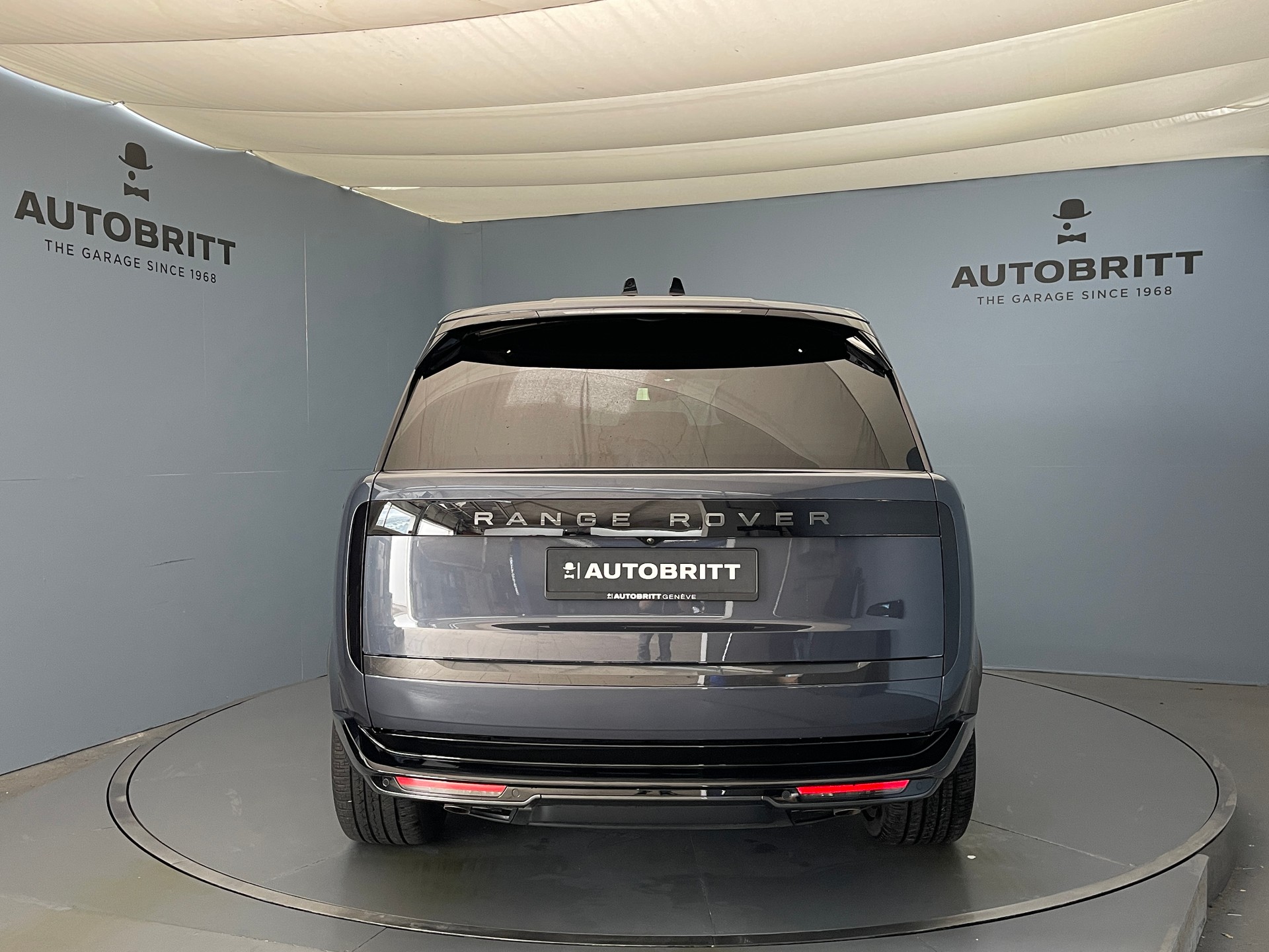 LAND ROVER Range Rover 4.4 V8 Autobiography-image-4
