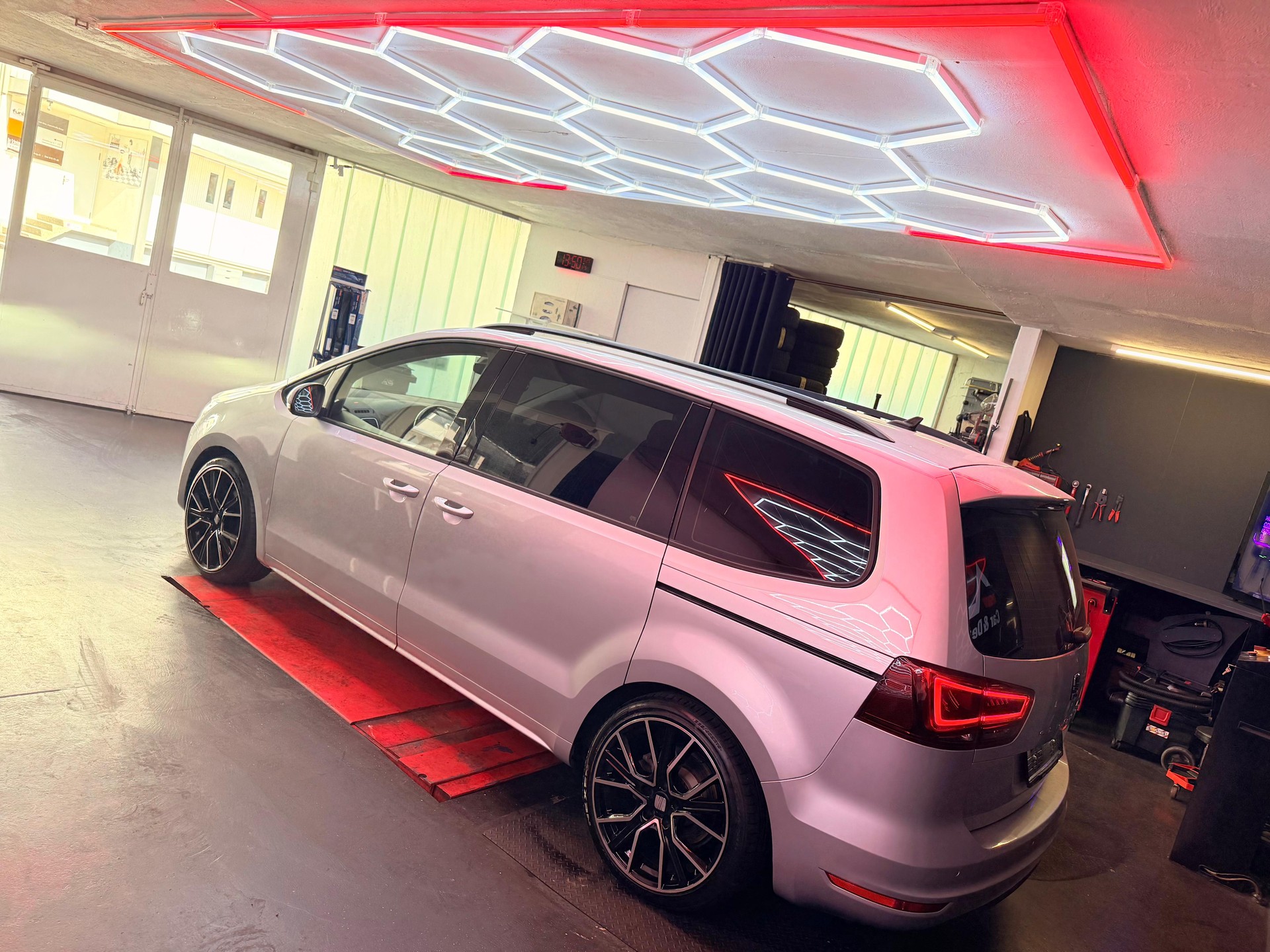 SEAT Alhambra 2.0 TDI 4Drive DSG 177 PS-image-2