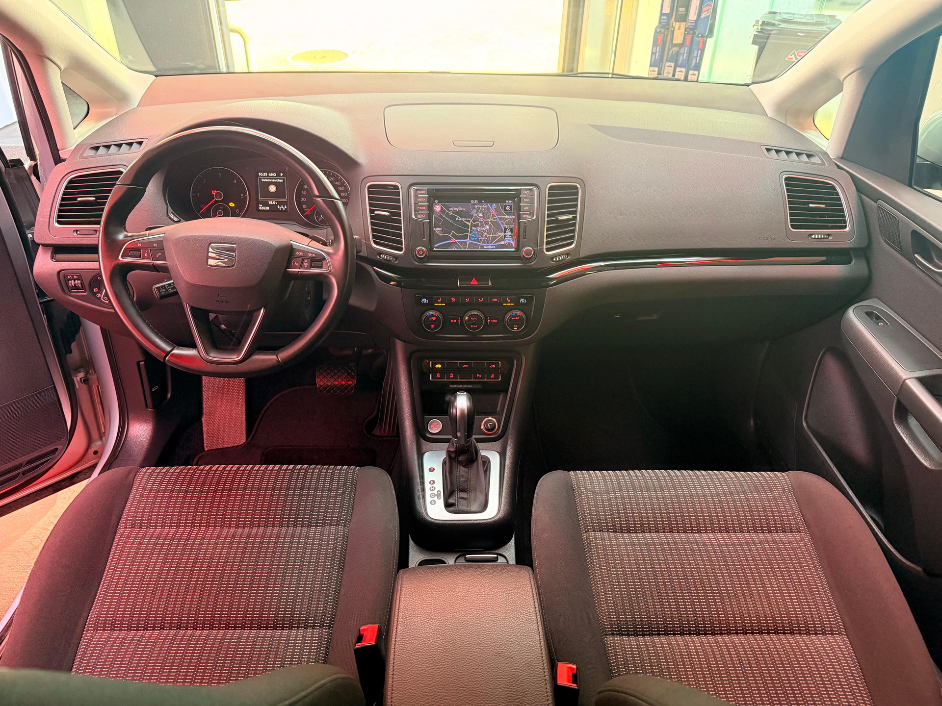 SEAT Alhambra 2.0 TDI 4Drive 177 PS-image-12