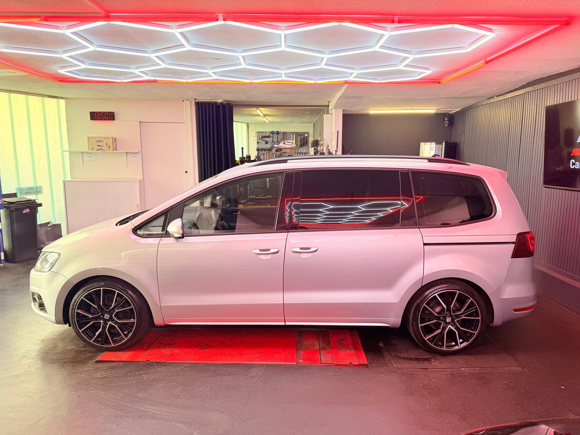 SEAT Alhambra 2.0 TDI 4Drive DSG 177 PS-image-1