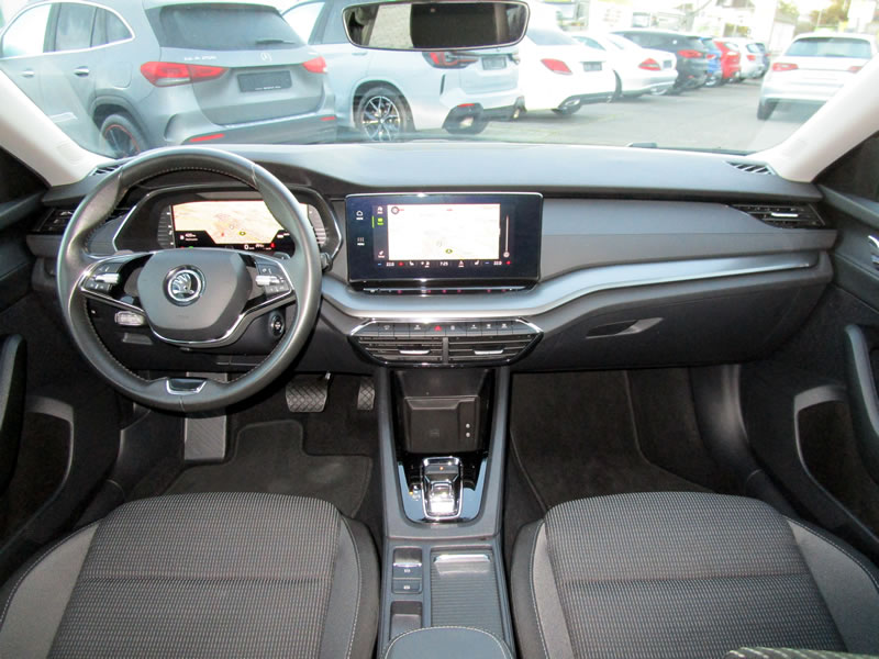 SKODA Octavia Combi 2.0 TDI DSG Ambition-showroom-element-2