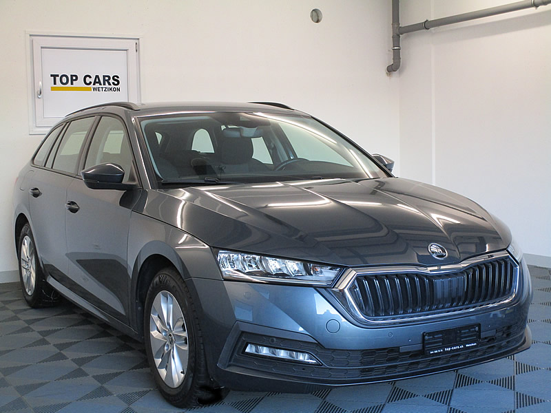 SKODA Octavia Combi 2.0 TDI DSG Ambition-showroom-element-3