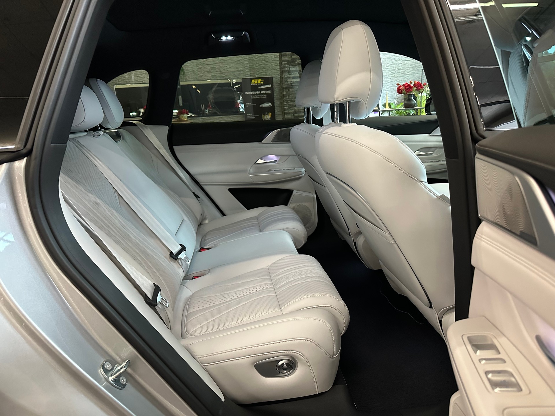 XPENG G9 98kWh Performance AWD-image-12