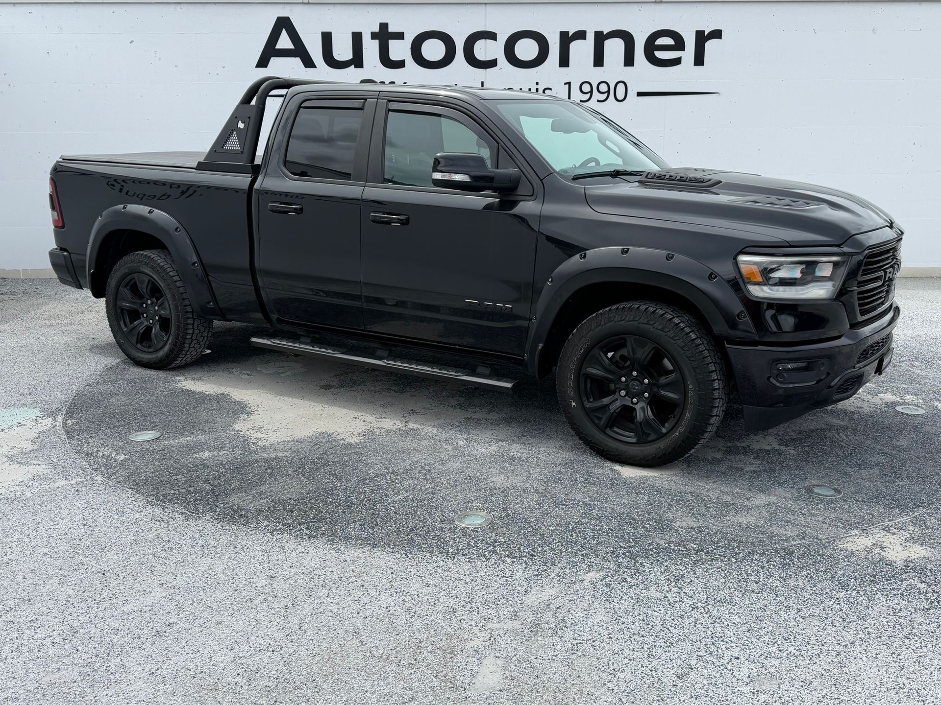 DODGE Ram 1500 Sport-showroom-element-1