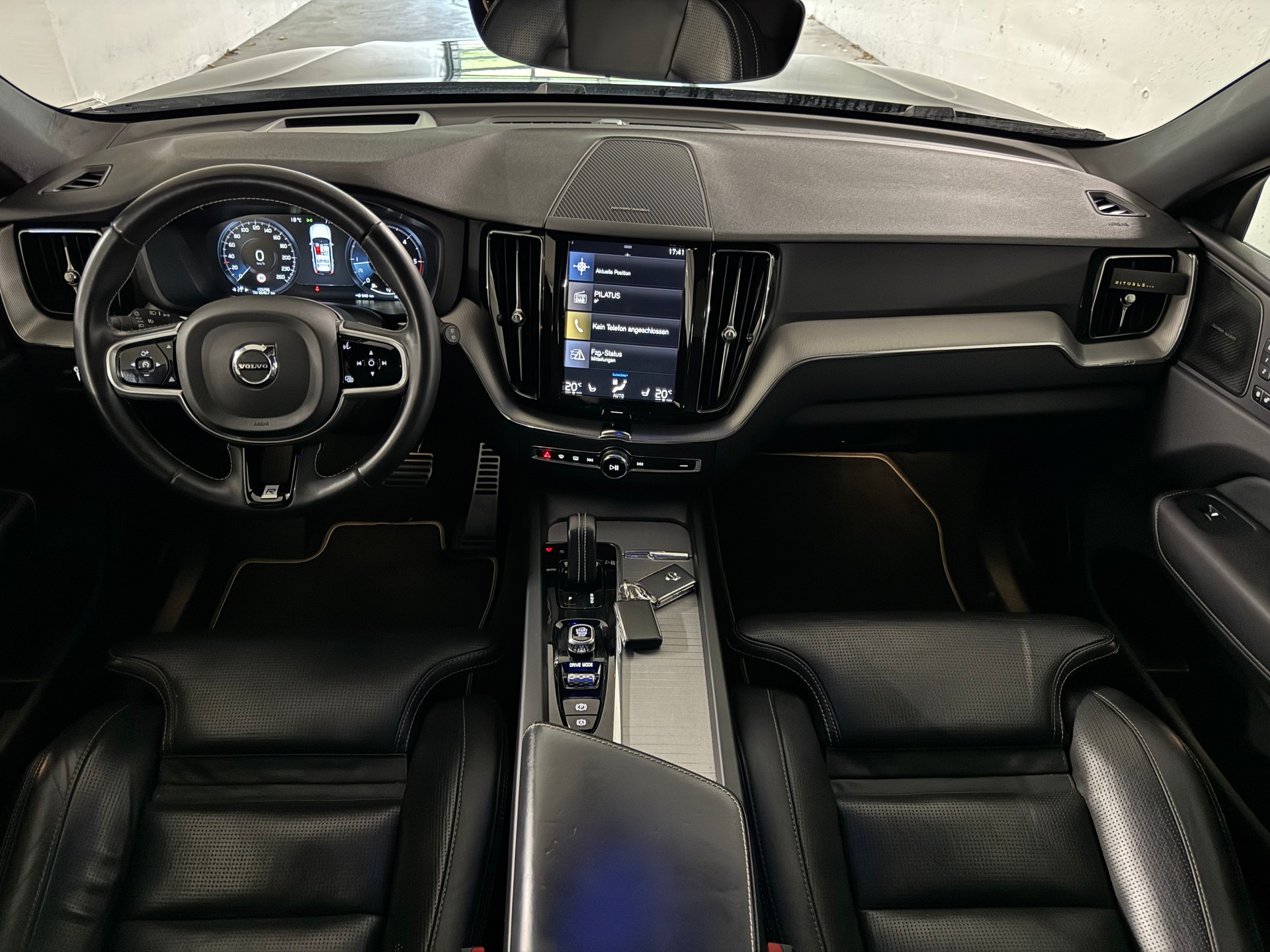VOLVO XC60 B4 Diesel Mild Hybrid AWD R-Design Geartronic CH-Fahrzeug, 1-Hand-image-9