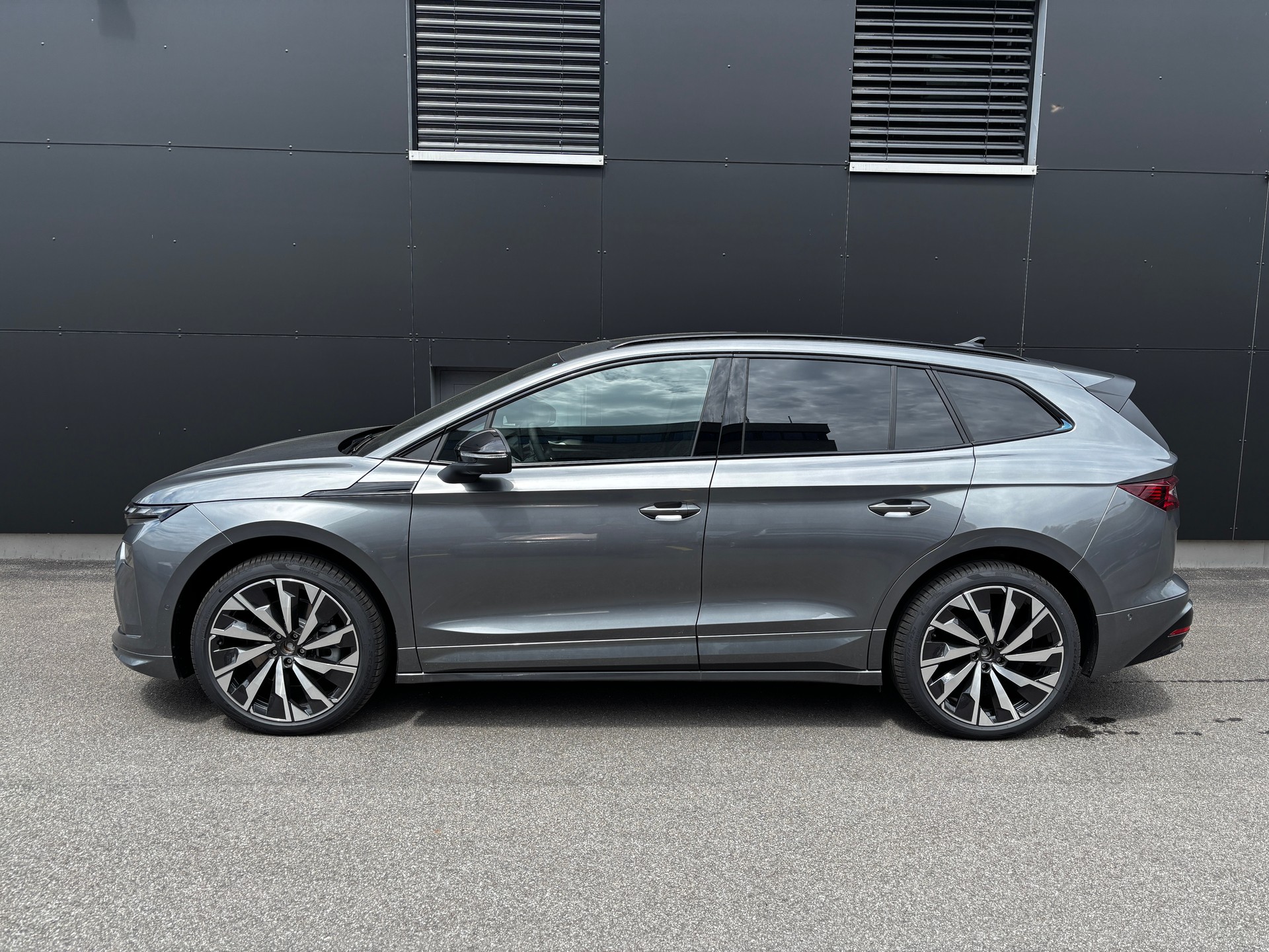 SKODA Enyaq 85x Sportline 4x4 MAAX-showroom-element-1