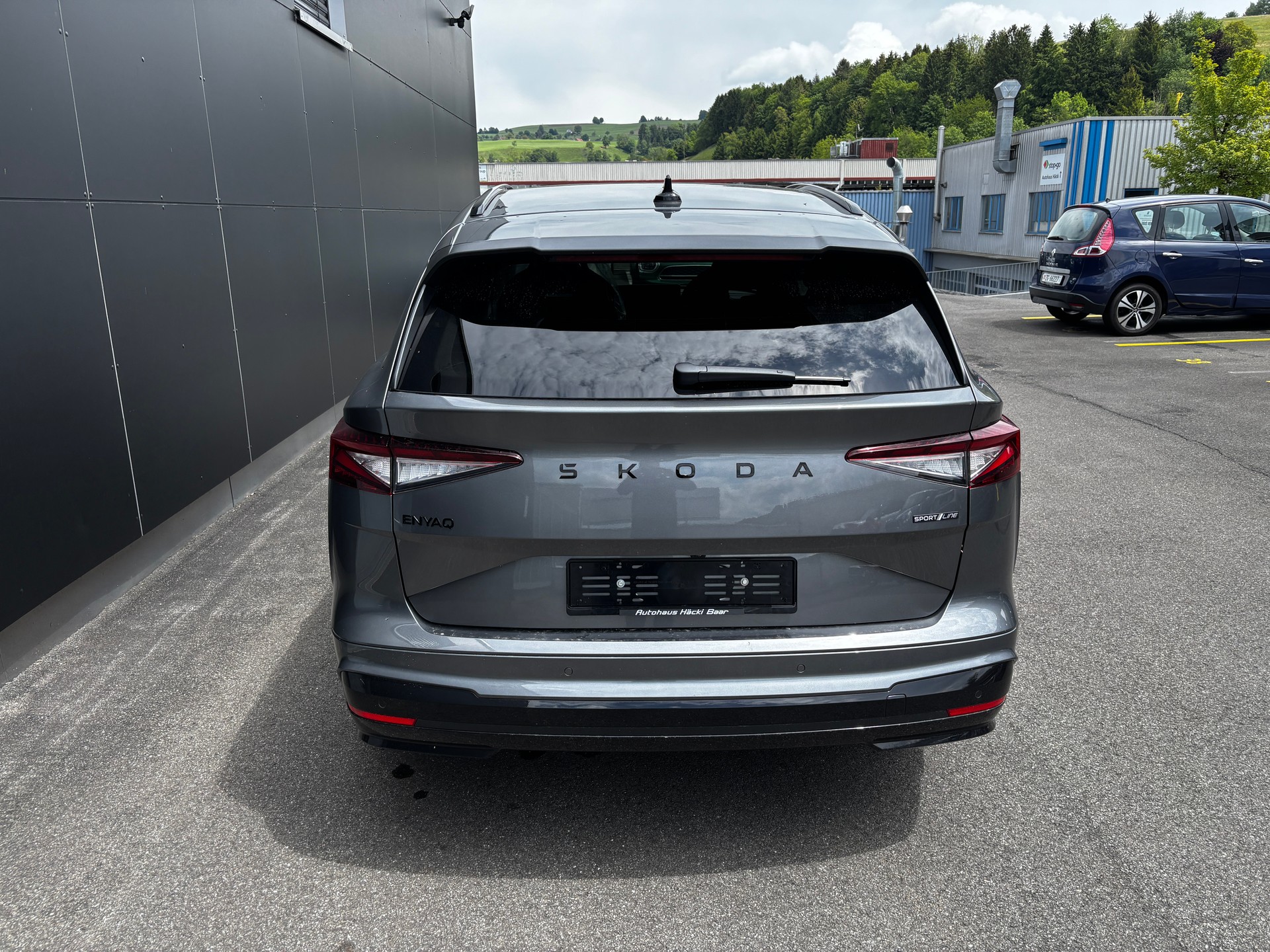 SKODA Enyaq 85x Sportline 4x4 MAAX-showroom-element-3