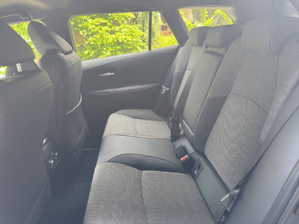 TOYOTA Corolla Touring Sports 2.0 HSD Swiss Edition-image-14