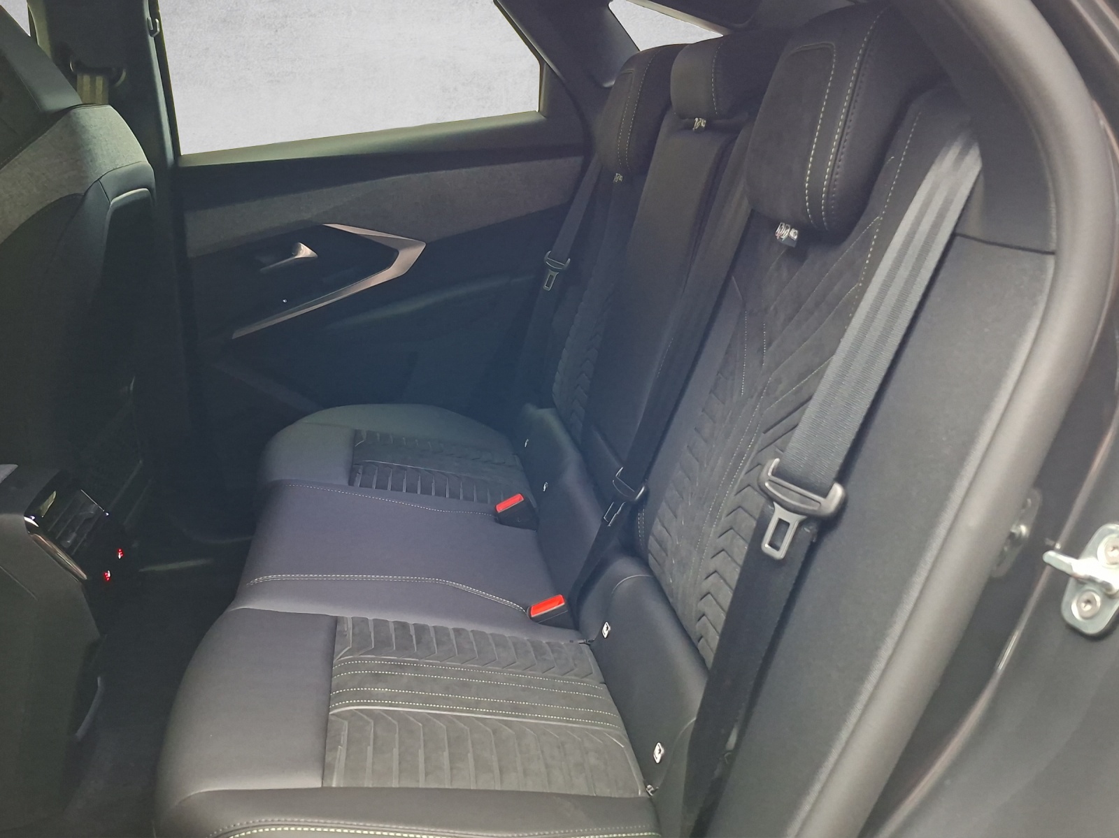 PEUGEOT 3008 e-GT Exclusive AWD 73kWh-image-11