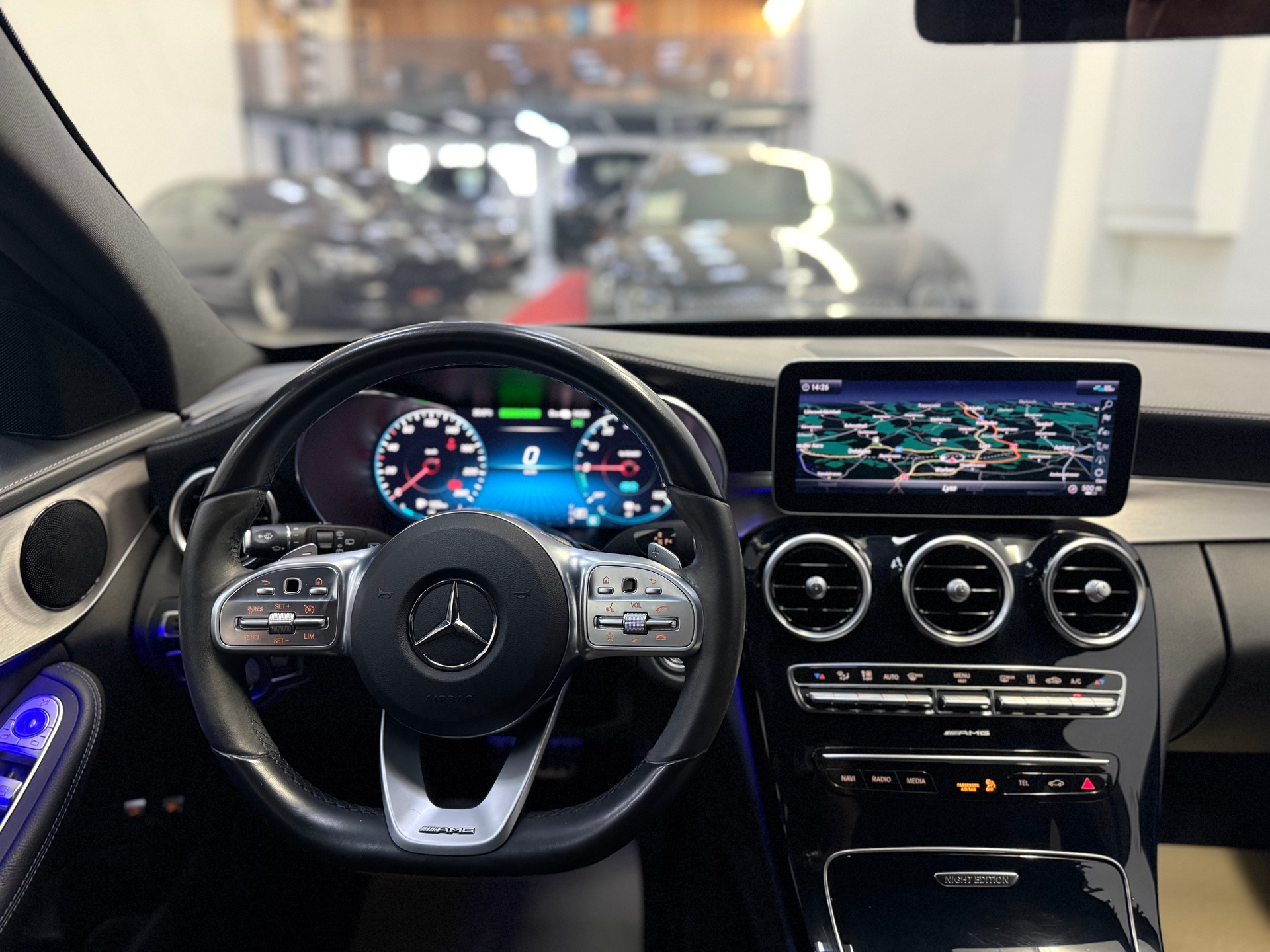 MERCEDES-BENZ C 300 e T-Modell AMG Line 9G-Tronic-image-11