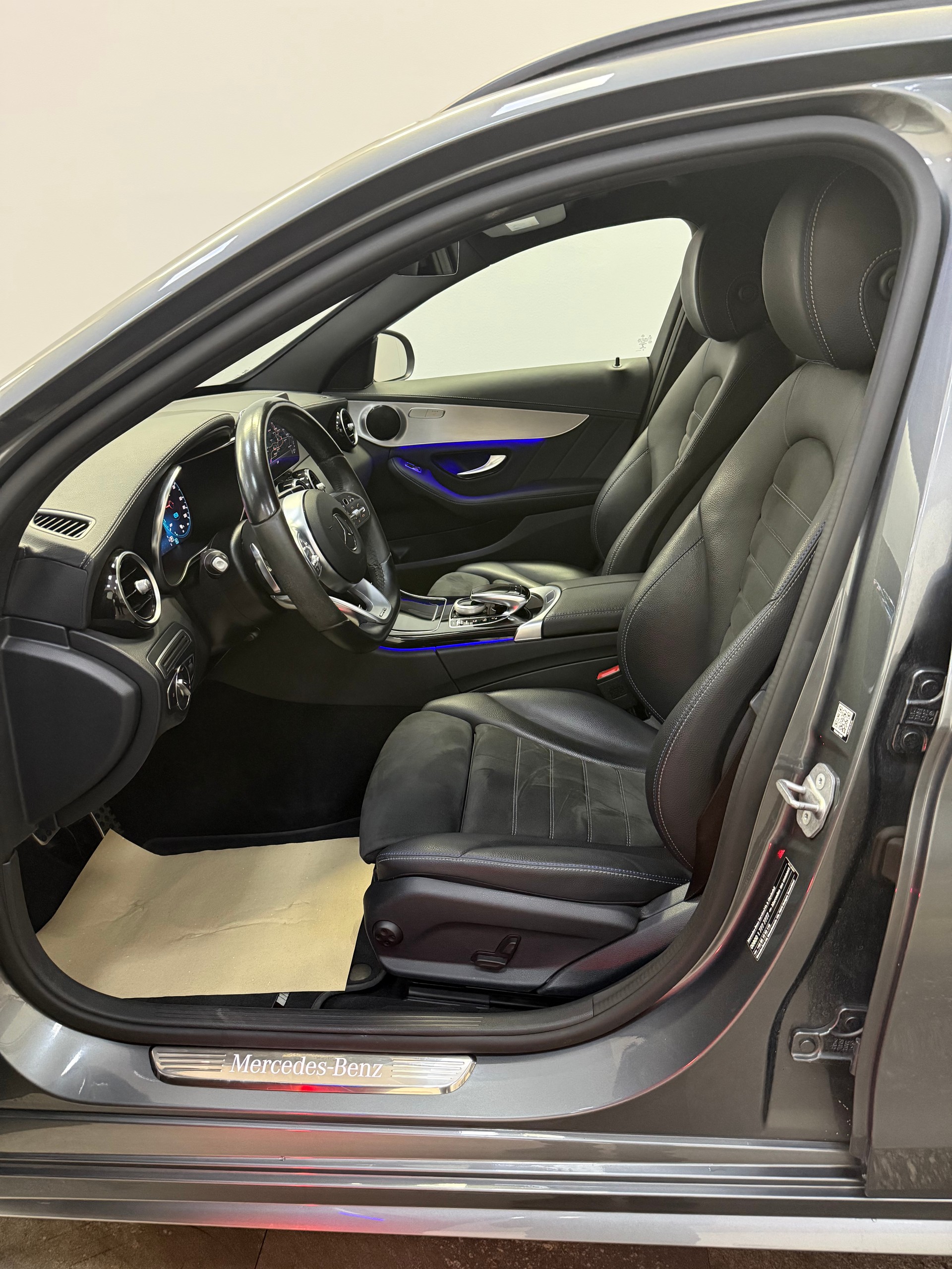 MERCEDES-BENZ C 300 e T-Modell AMG Line 9G-Tronic-image-13