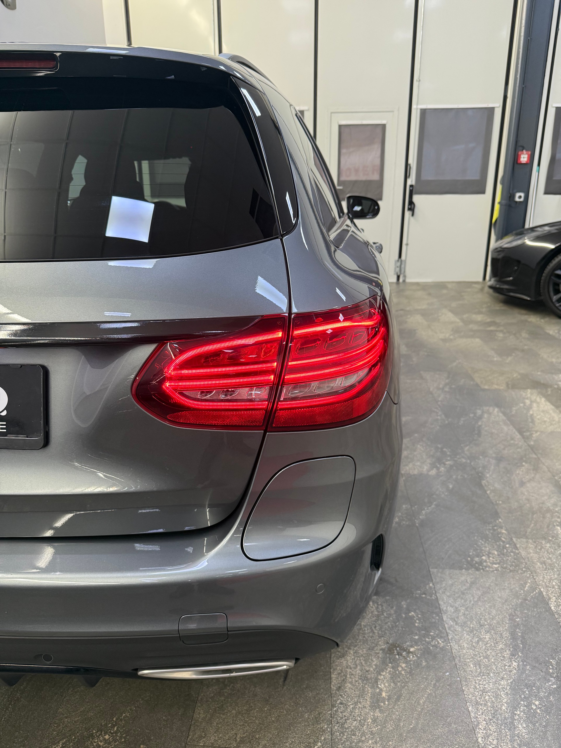 MERCEDES-BENZ C 300 e T-Modell AMG Line 9G-Tronic-image-5