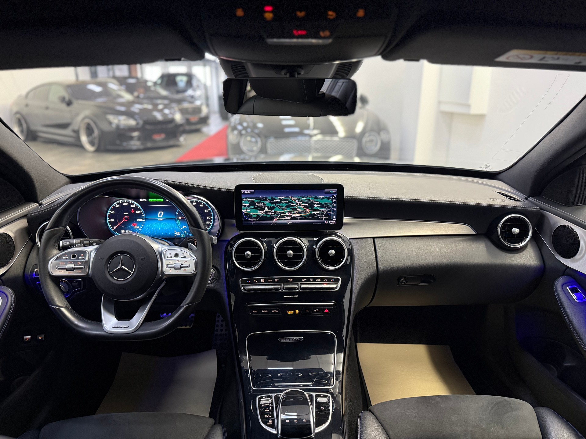 MERCEDES-BENZ C 300 e T-Modell AMG Line 9G-Tronic-image-16
