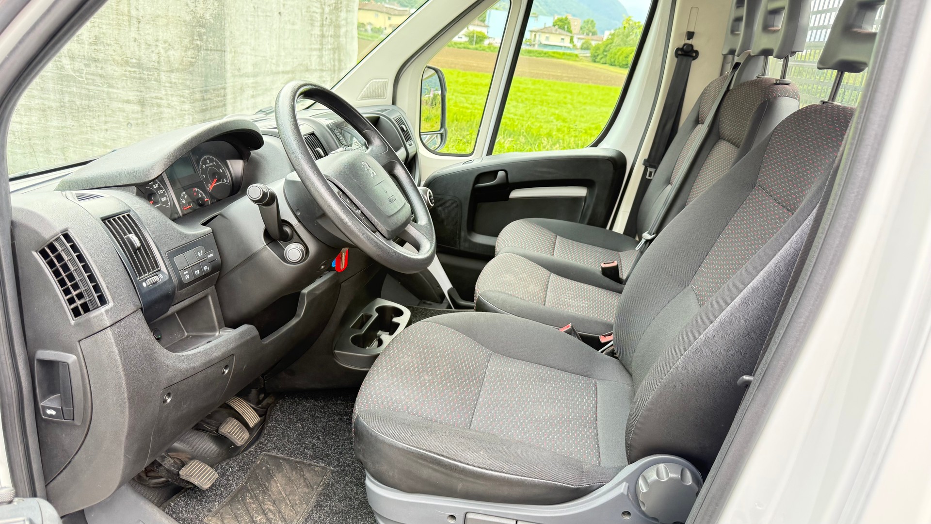 PEUGEOT BOXER-image-5