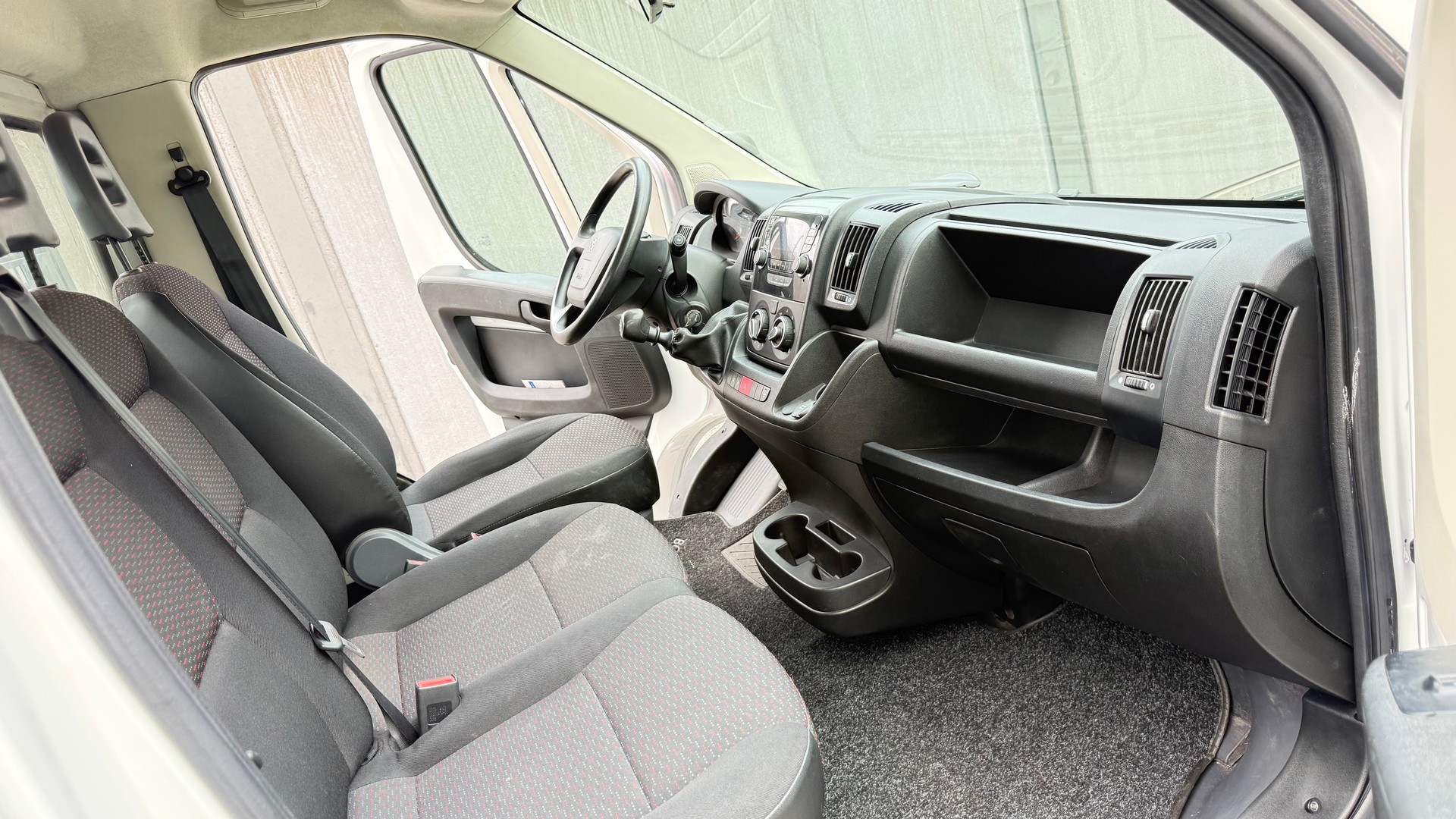 PEUGEOT BOXER-image-6