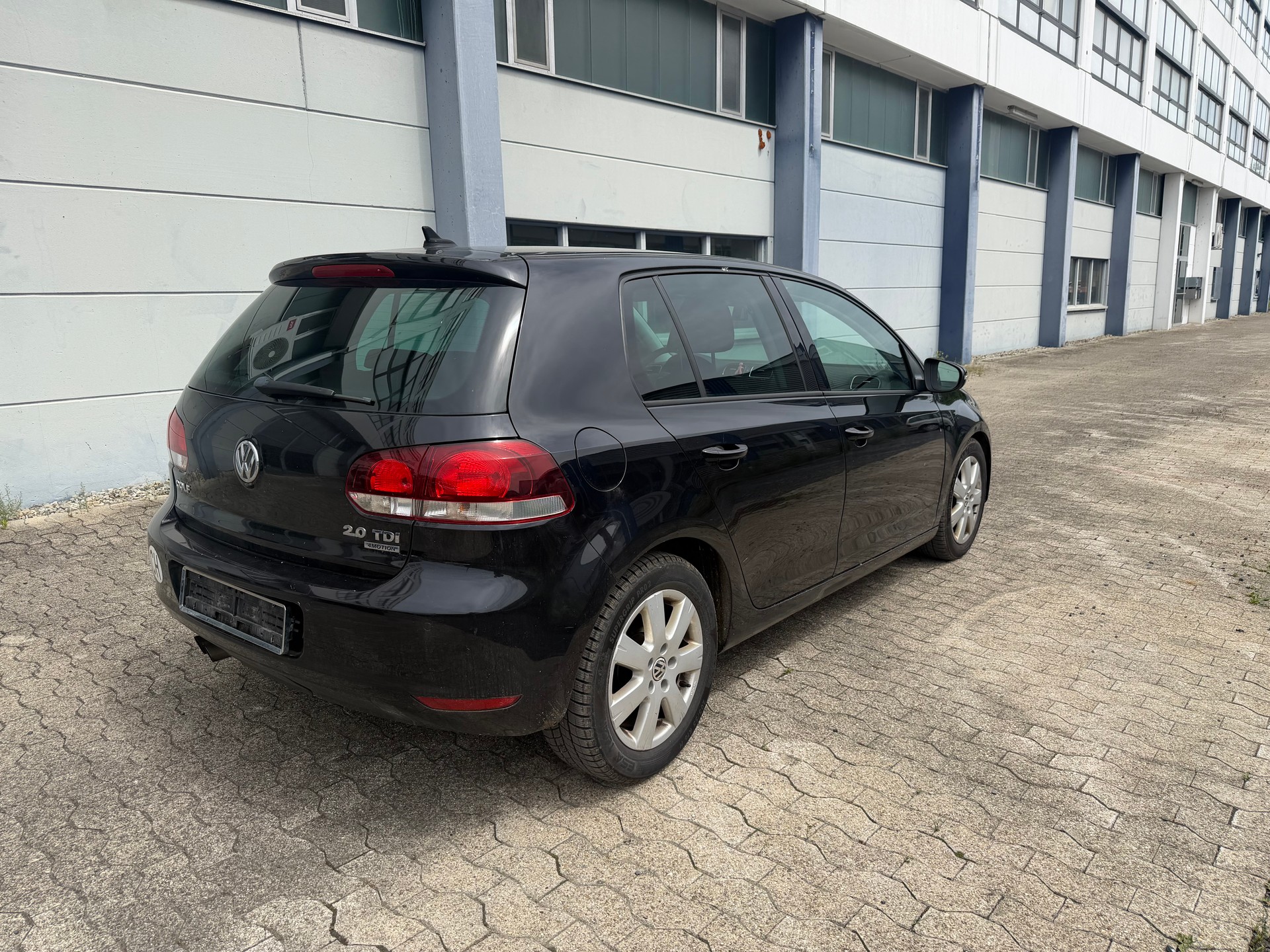 VW Golf 2.0 TDI Highline 4Motion-image-2