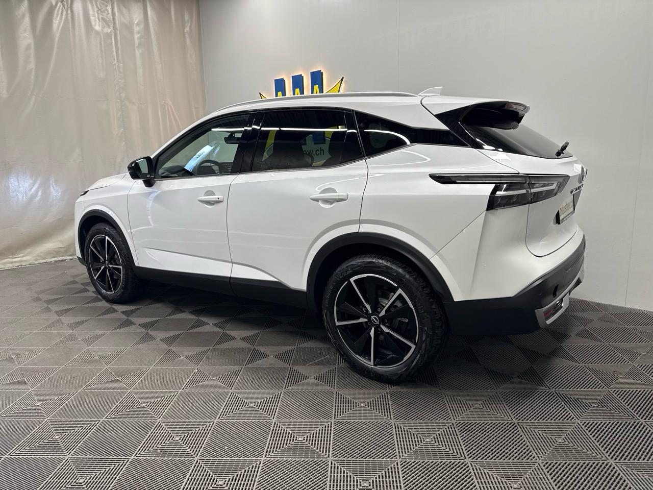 NISSAN Qashqai 1.3 DIG-T MHEV Tekna Xtronic 4x4-showroom-element-1