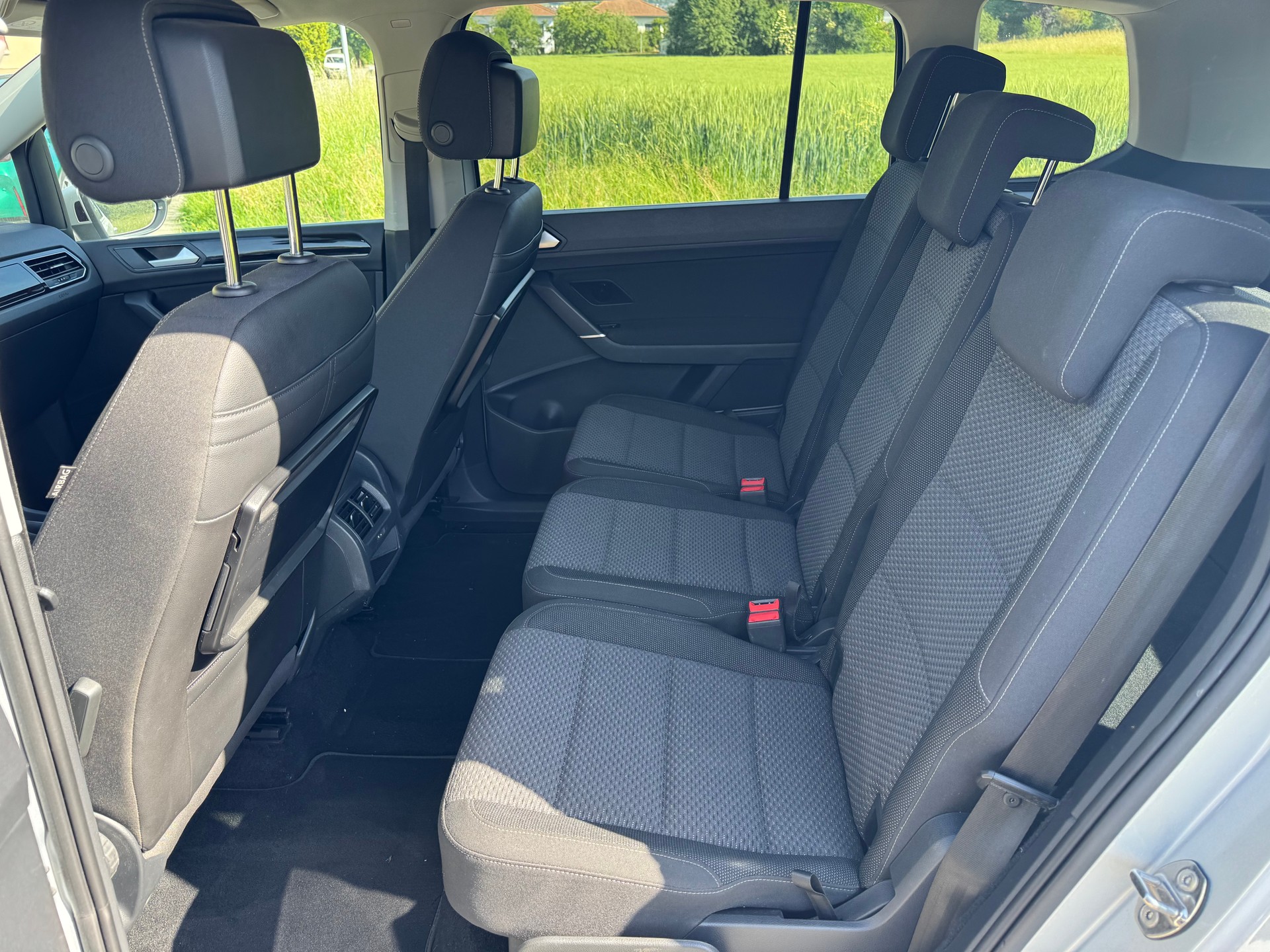 VW Touran 1.6 TDI BlueMotion Technology Trendline DSG-image-11
