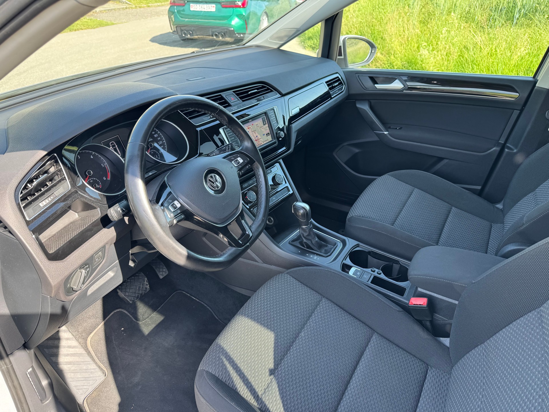 VW Touran 1.6 TDI BlueMotion Technology Trendline DSG-image-12