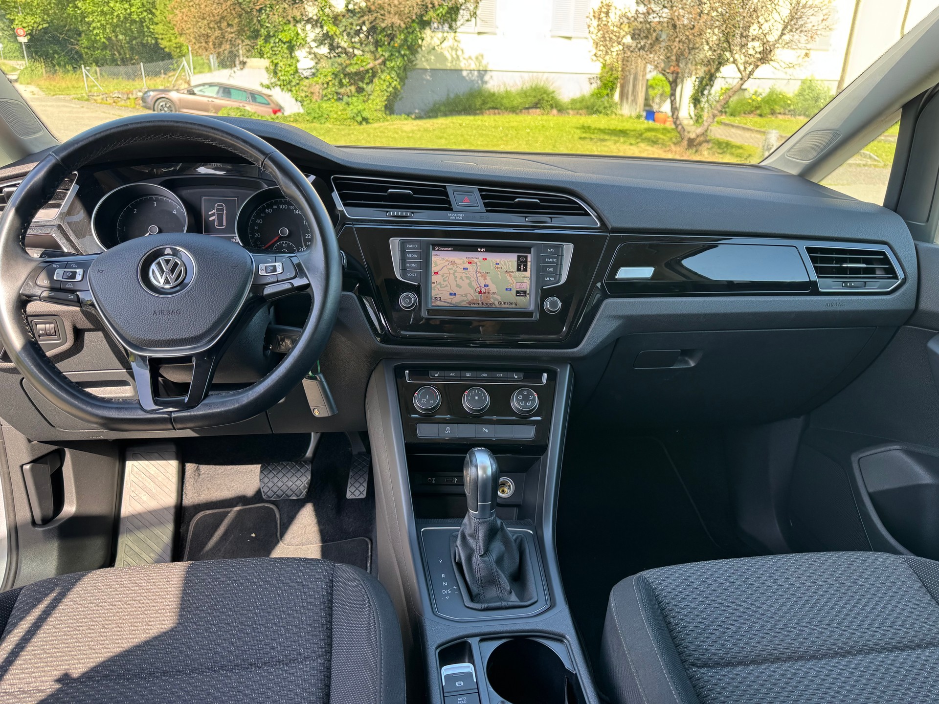 VW Touran 1.6 TDI BlueMotion Technology Trendline DSG-image-10