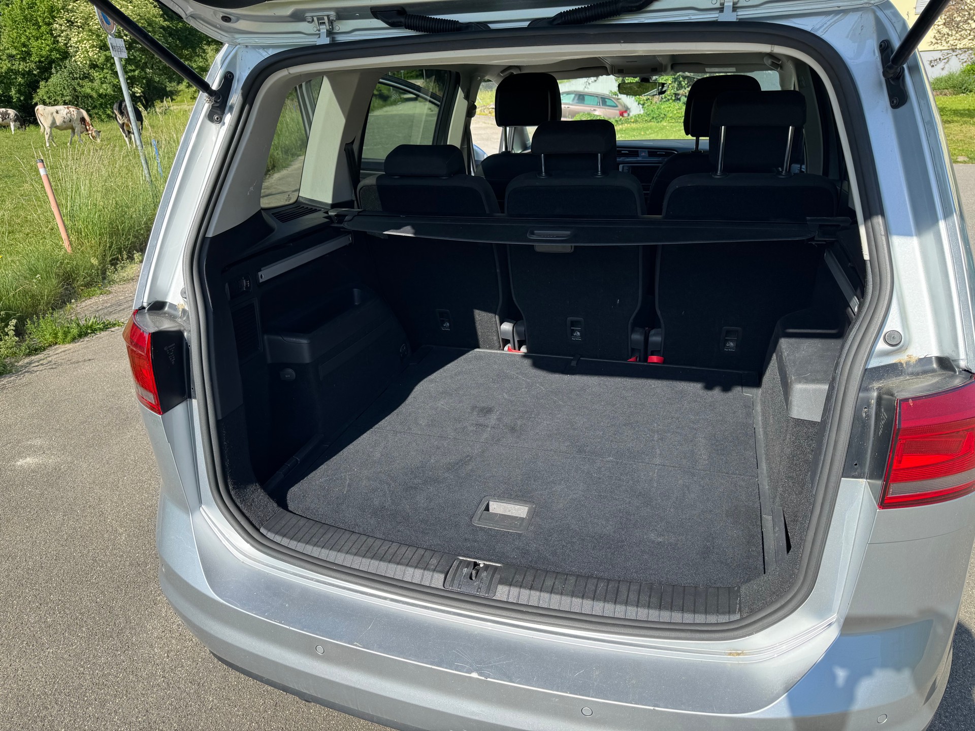 VW Touran 1.6 TDI BlueMotion Technology Trendline DSG-image-9