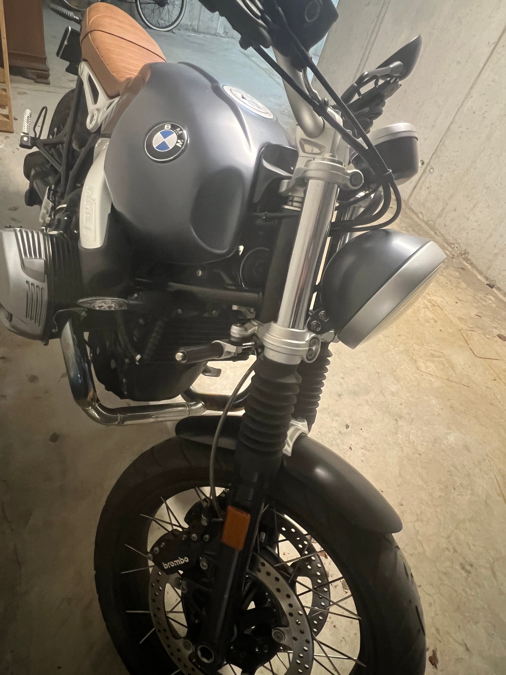 BMW R nineT Scrambler ABS-image-3