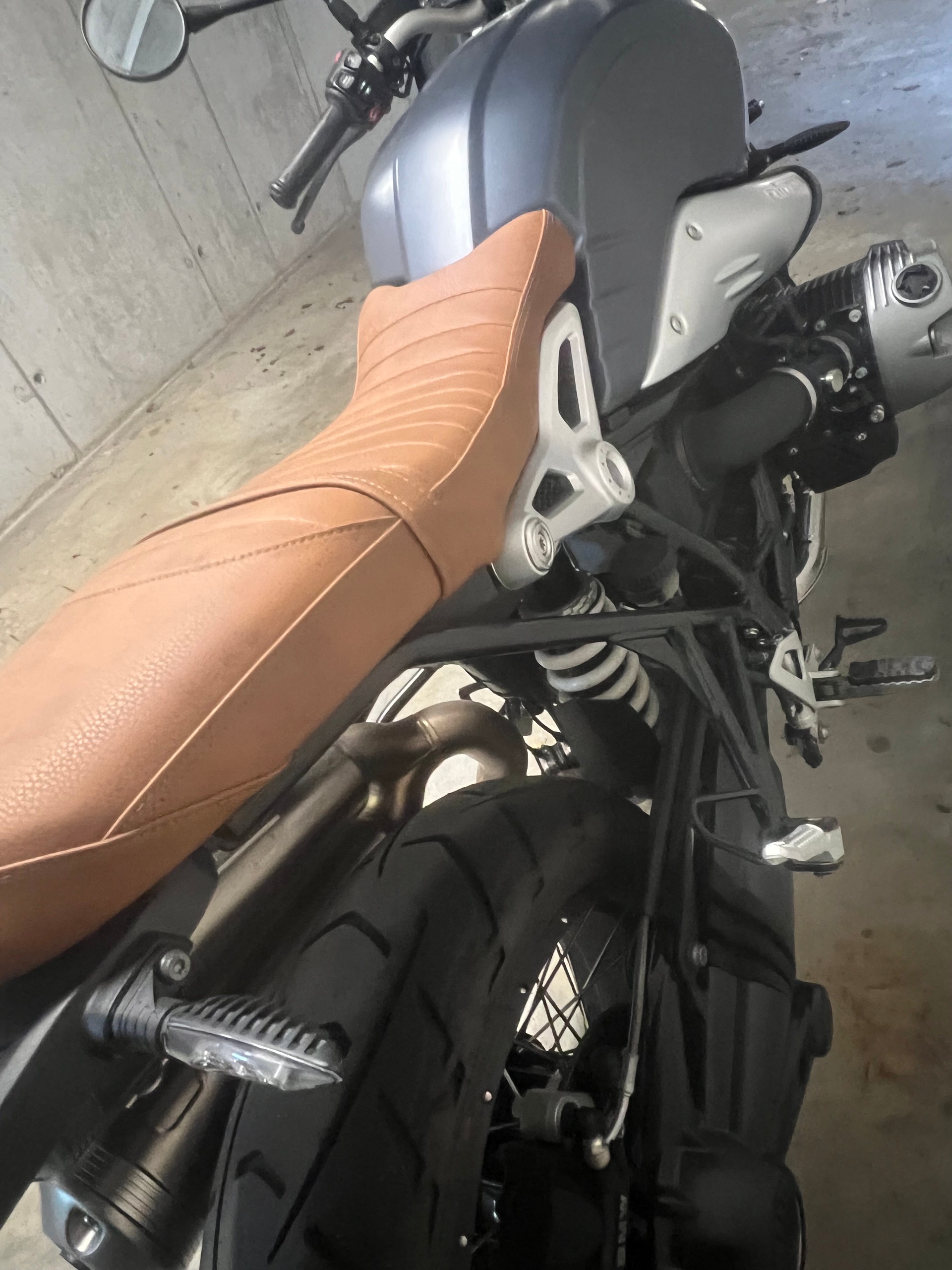 BMW R nineT Scrambler ABS-image-2