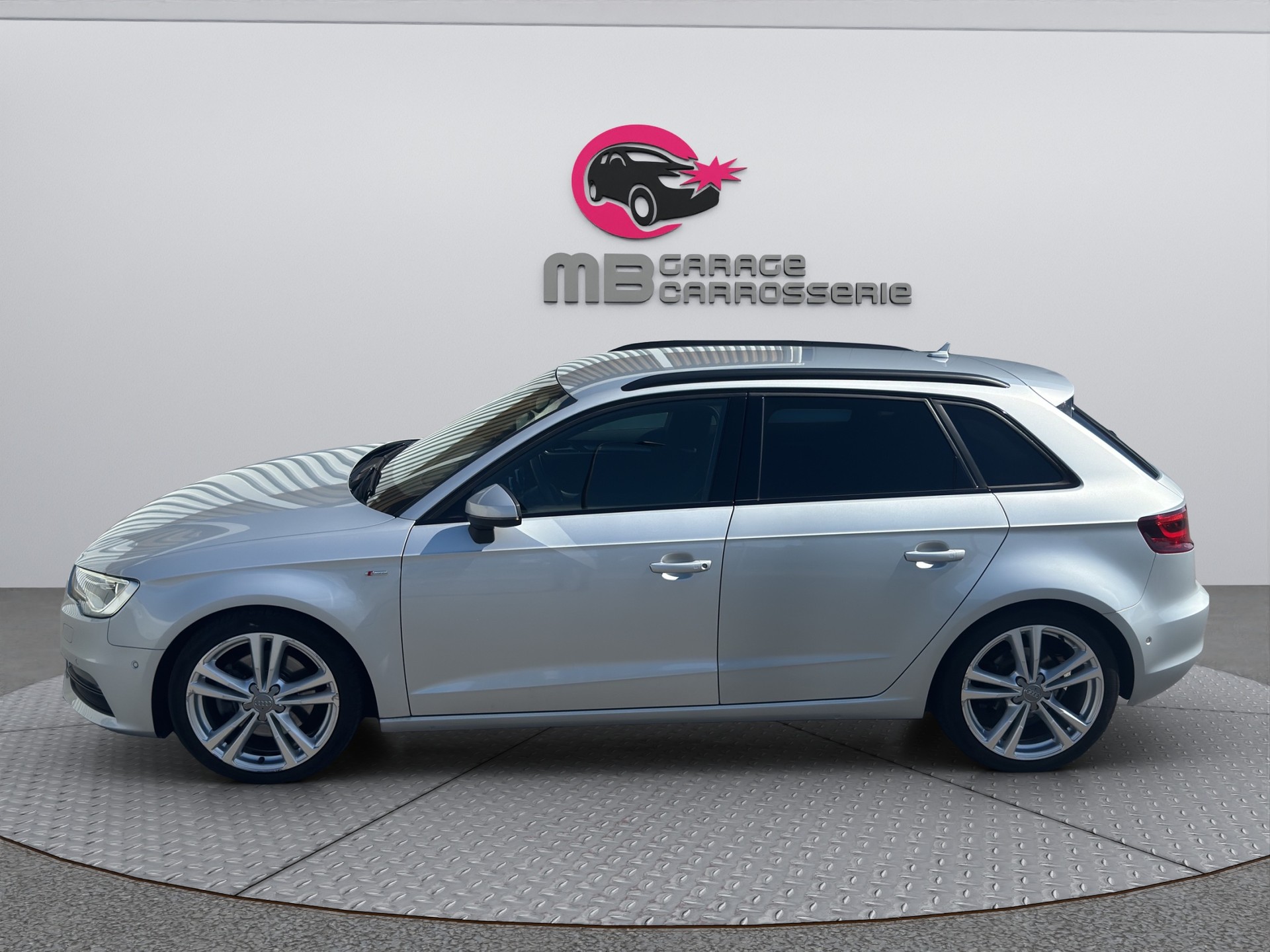 AUDI A 3 S-Line qu 1.8 TSFI-showroom-element-2