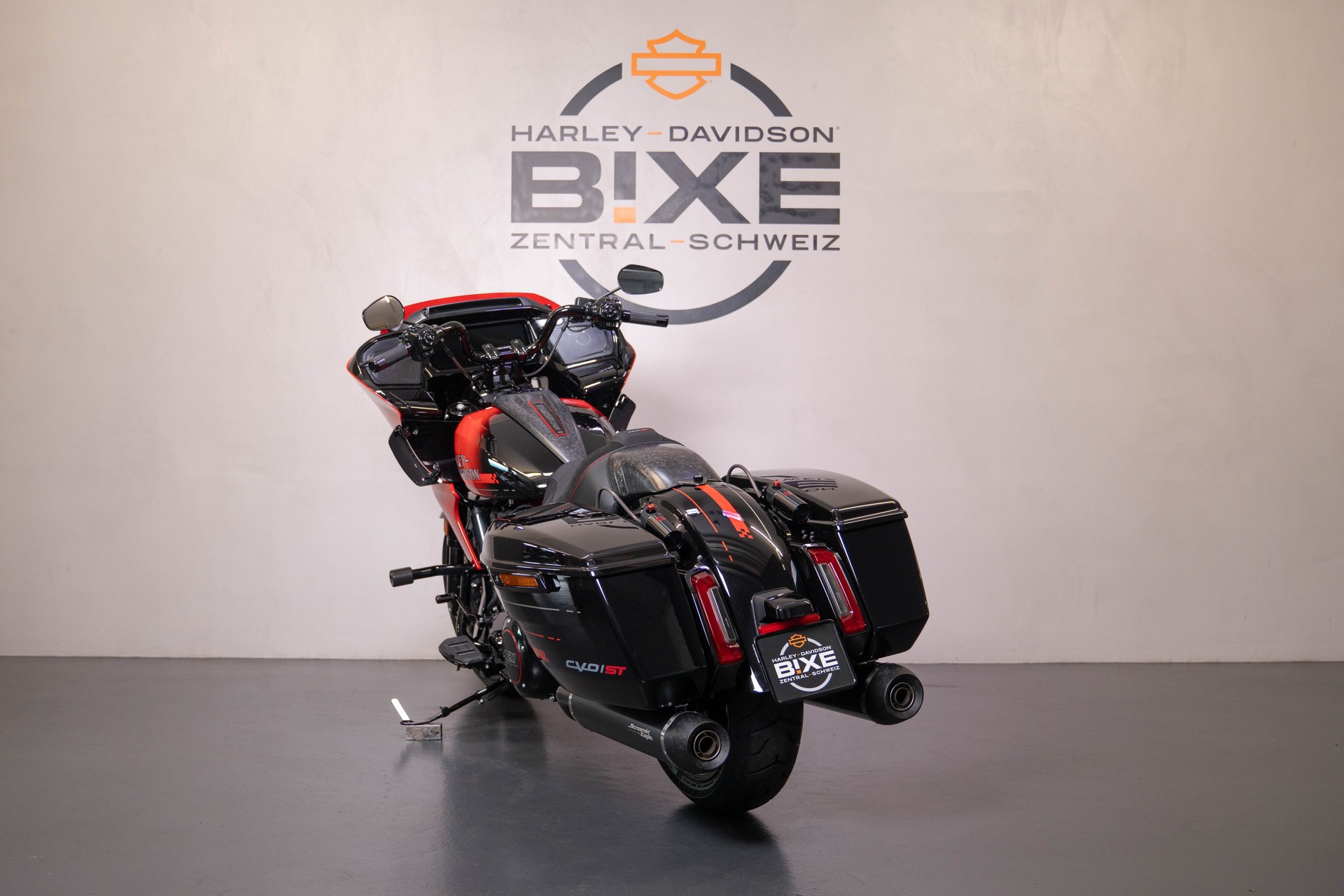 HARLEY-DAVIDSON FLTRXSTSE Road Glide ST 121 CVO-image-3