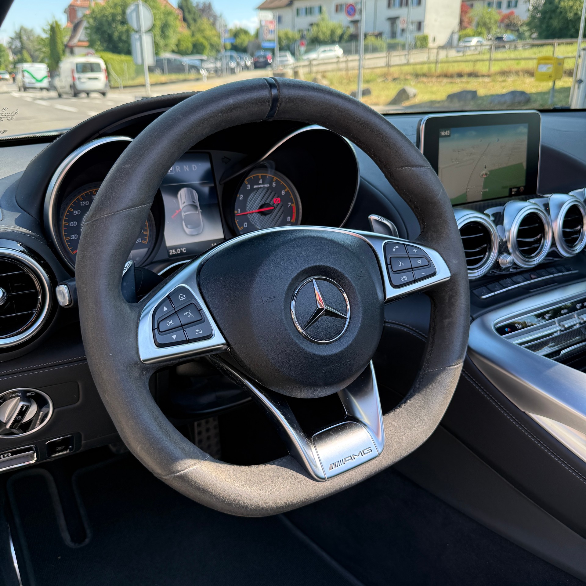 MERCEDES-BENZ AMG GT Roadster Speedshift DCT-image-9