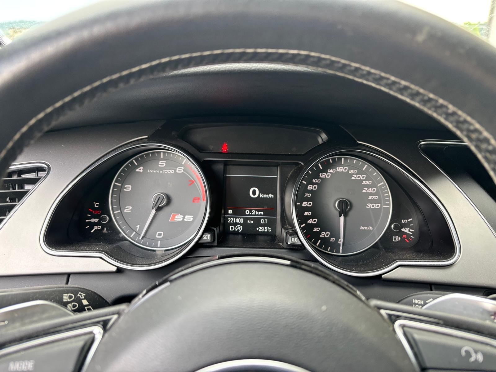 AUDI S5 Cabrio 3.0 TFSI quattro S-tronic-image-14