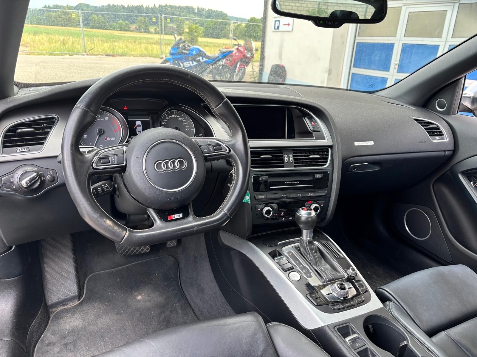 AUDI S5 Cabrio 3.0 TFSI quattro S-tronic-image-15