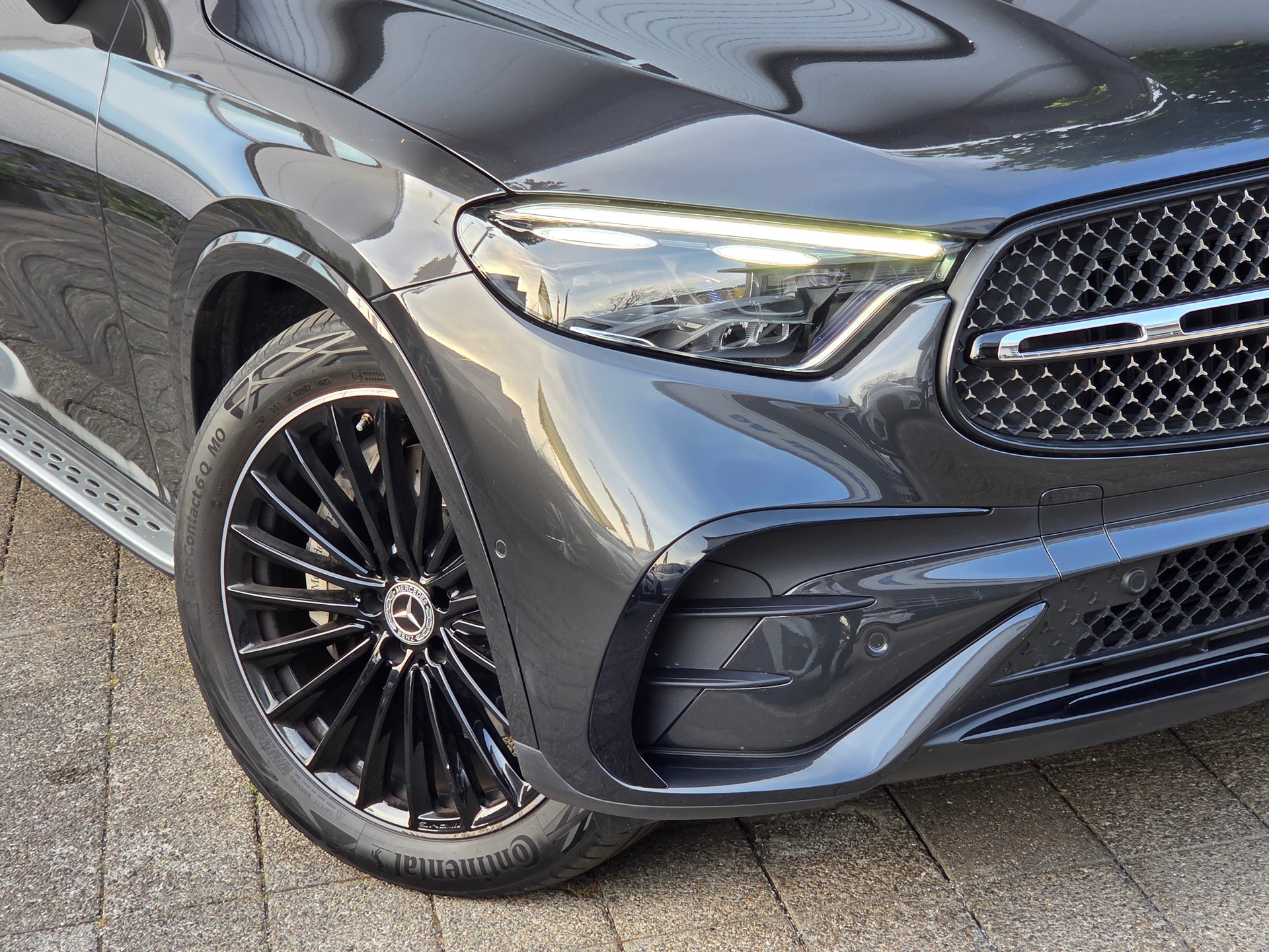 MERCEDES-BENZ GLC Coupé 400 e 4Matic EQ Star 9G-Tronic ** VOLLAUSSTATTUNG -GRATIS-SERVICE -WERKSGARANTIE -BURSMASTER -PANORAMA -KOMFORT PAK.-image-4