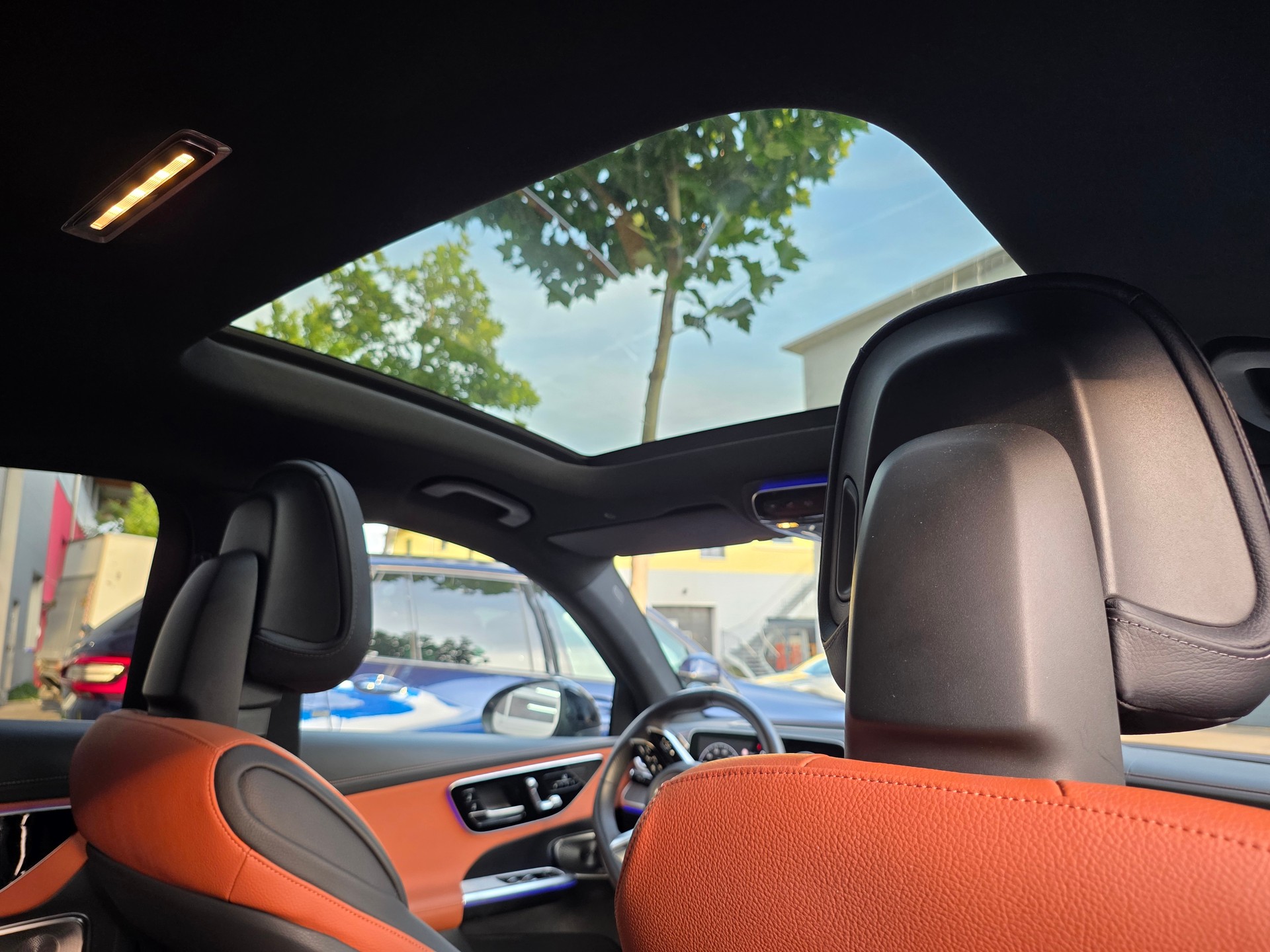MERCEDES-BENZ GLC Coupé 400 e 4Matic EQ Star 9G-Tronic ** VOLLAUSSTATTUNG -GRATIS-SERVICE -WERKSGARANTIE -BURSMASTER -PANORAMA -KOMFORT PAK.-image-10