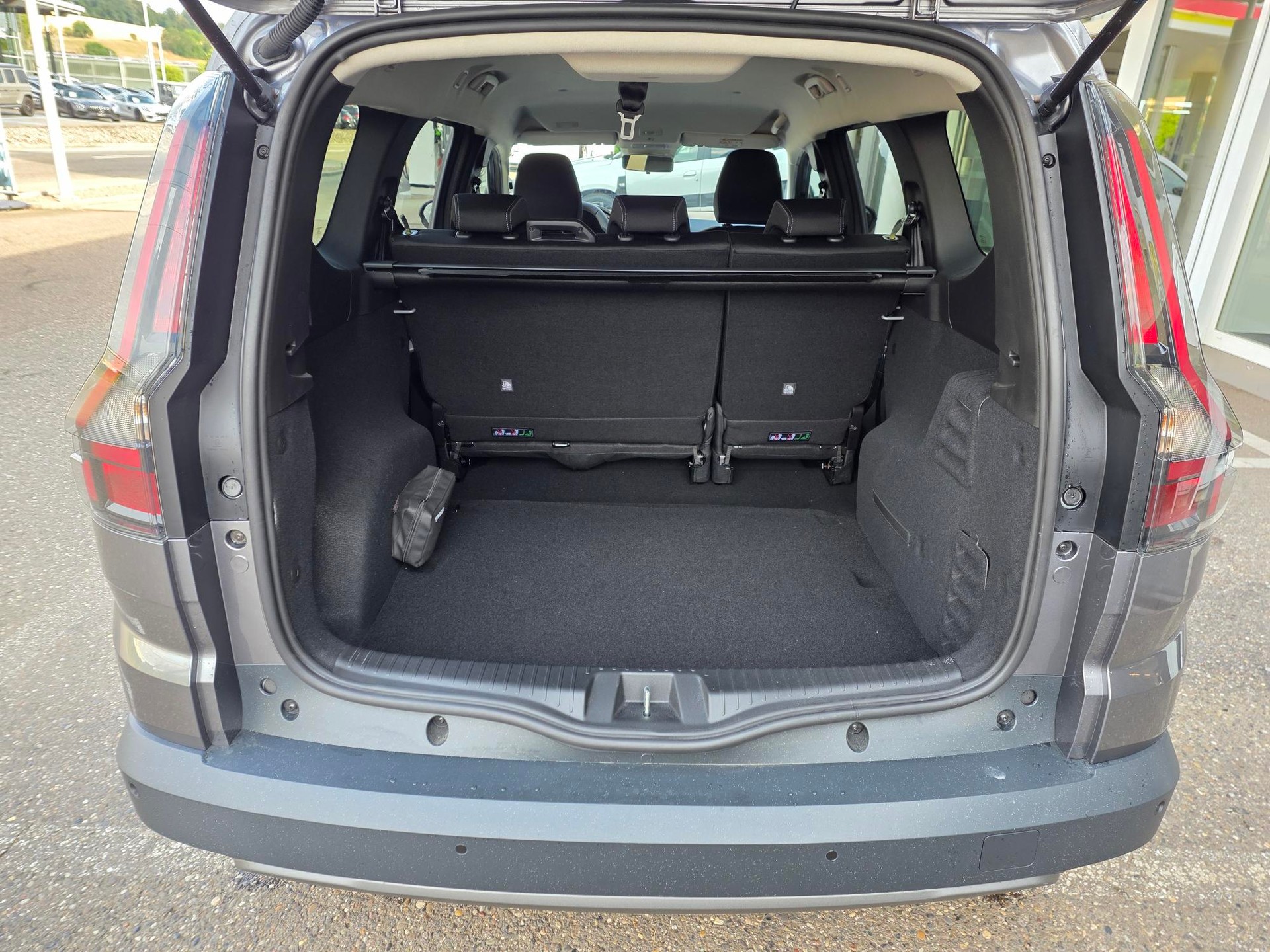 DACIA Jogger 1.8 Hybrid Journey-image-8